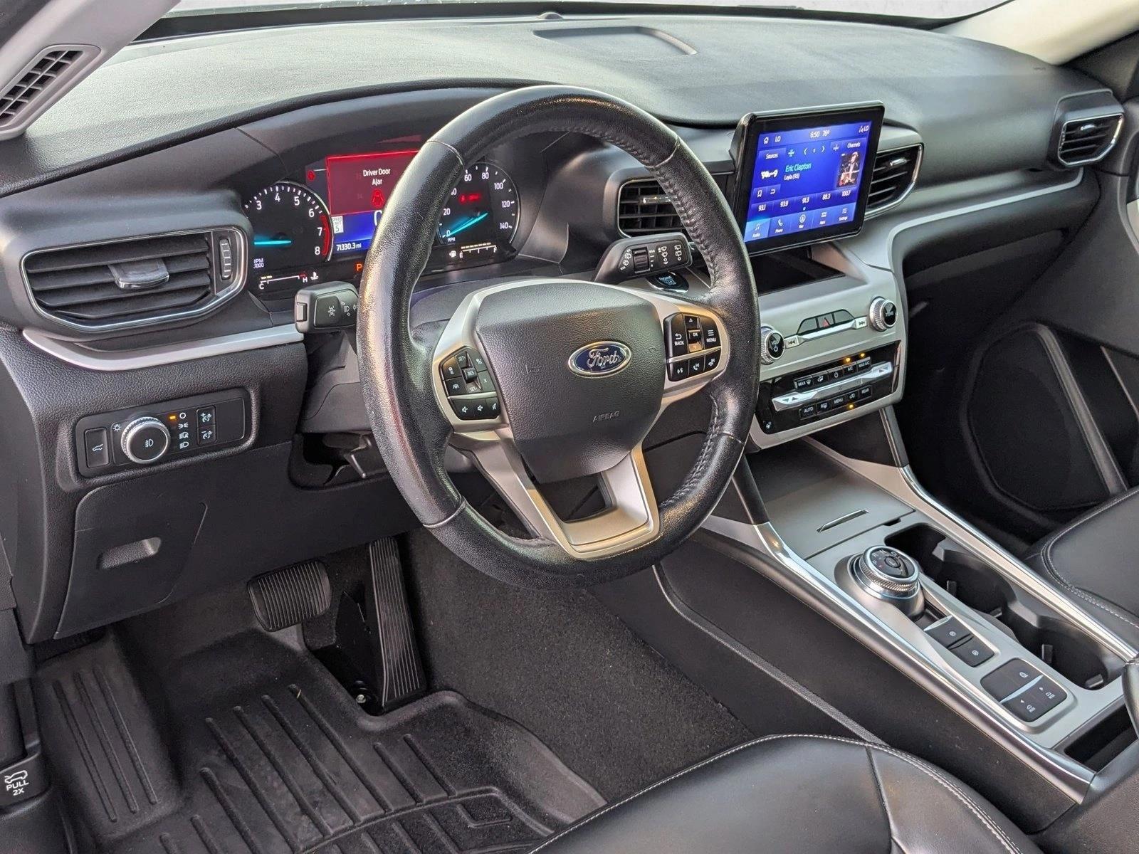 Thumbnail: 2022 Ford Explorer - 3