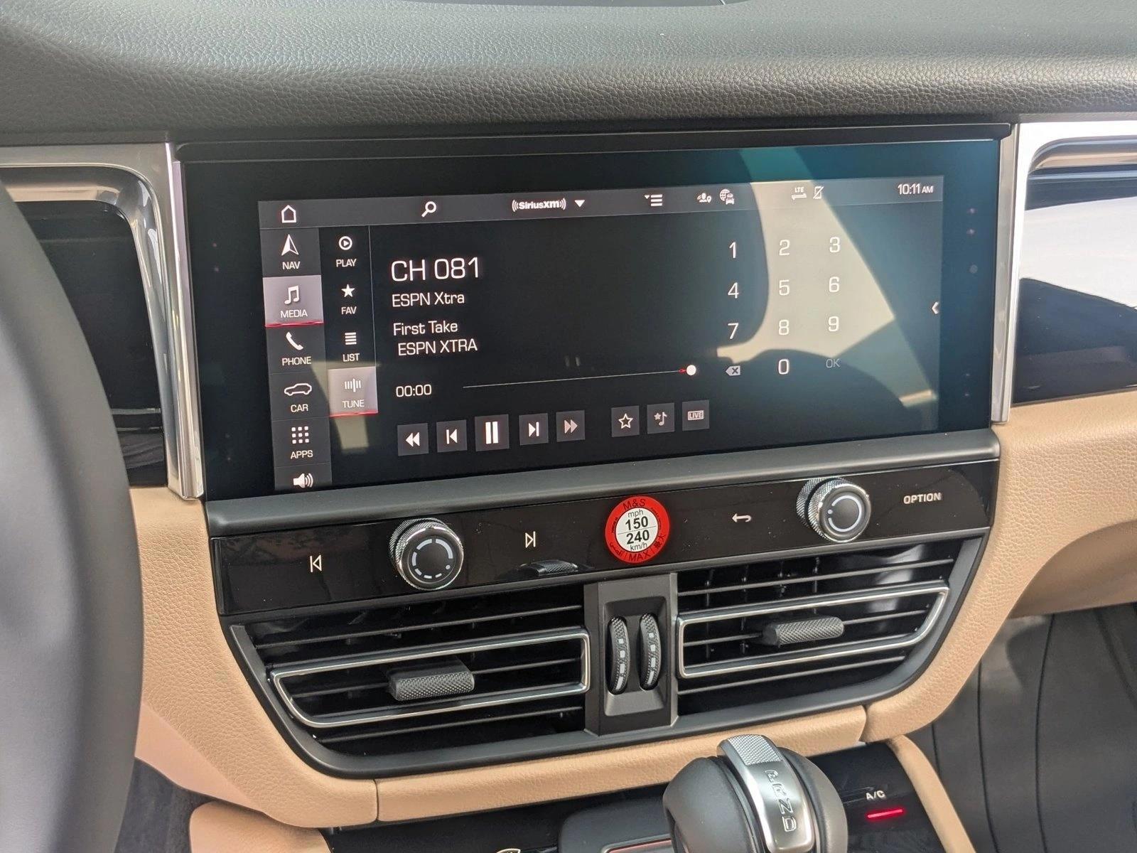 2026 Porsche Macan T - Photo 18