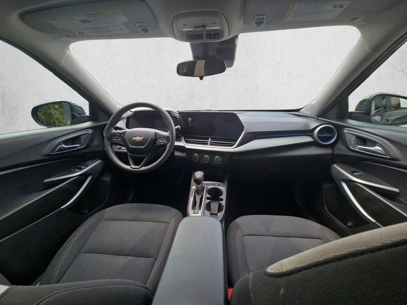 Thumbnail: 2025 Chevrolet Trax - 3
