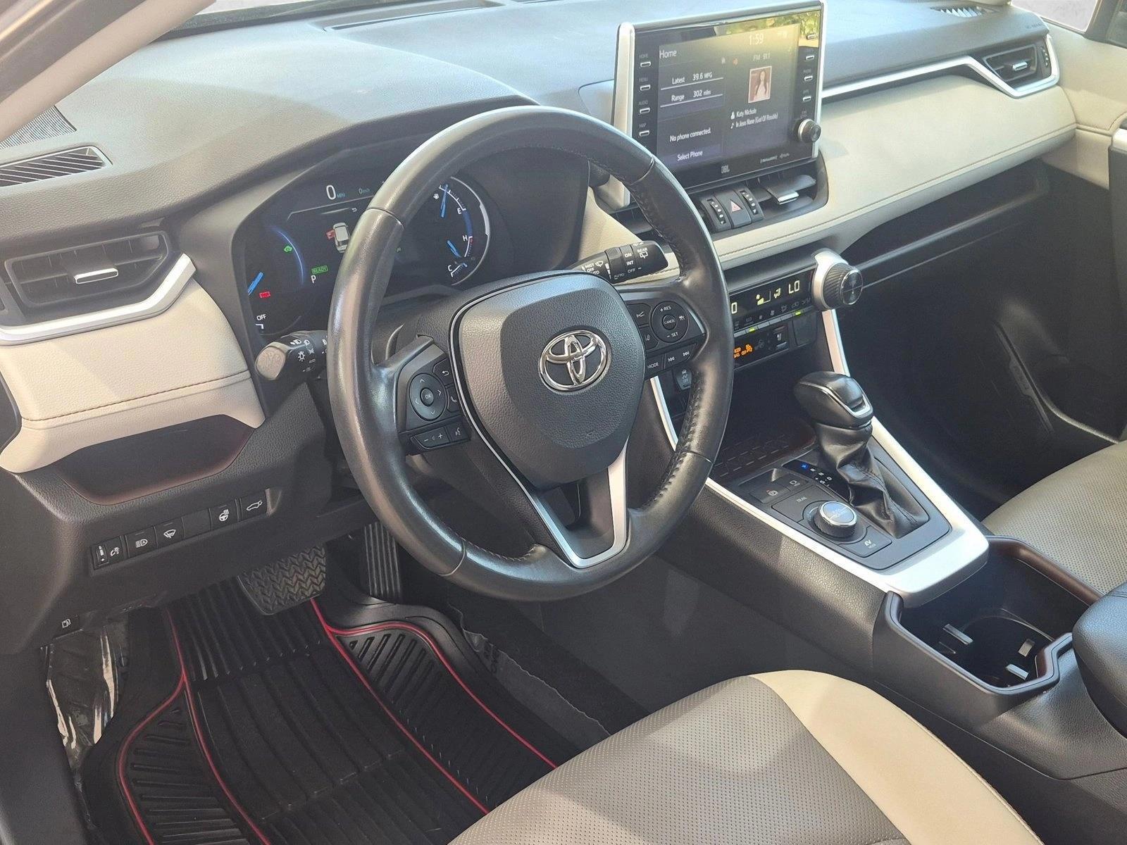 Thumbnail: 2022 Toyota RAV4 - 3