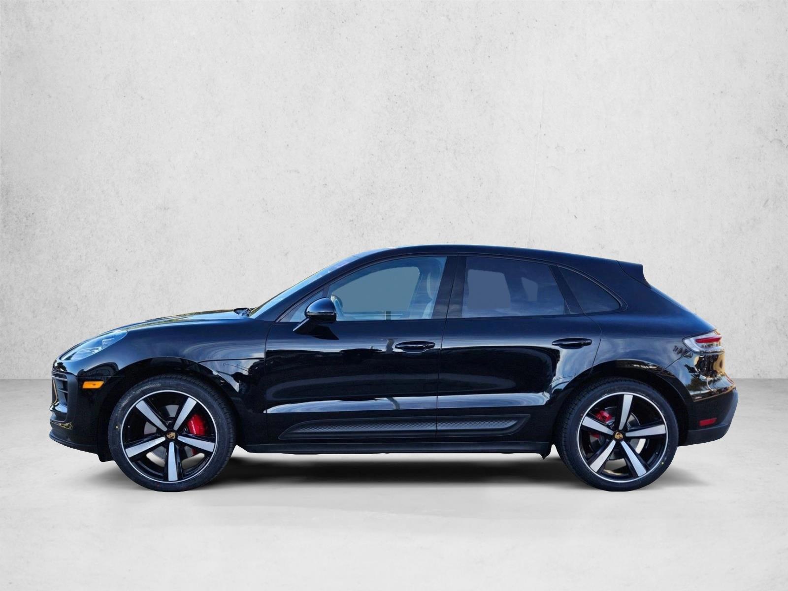 Thumbnail: 2023 Porsche Macan - 2