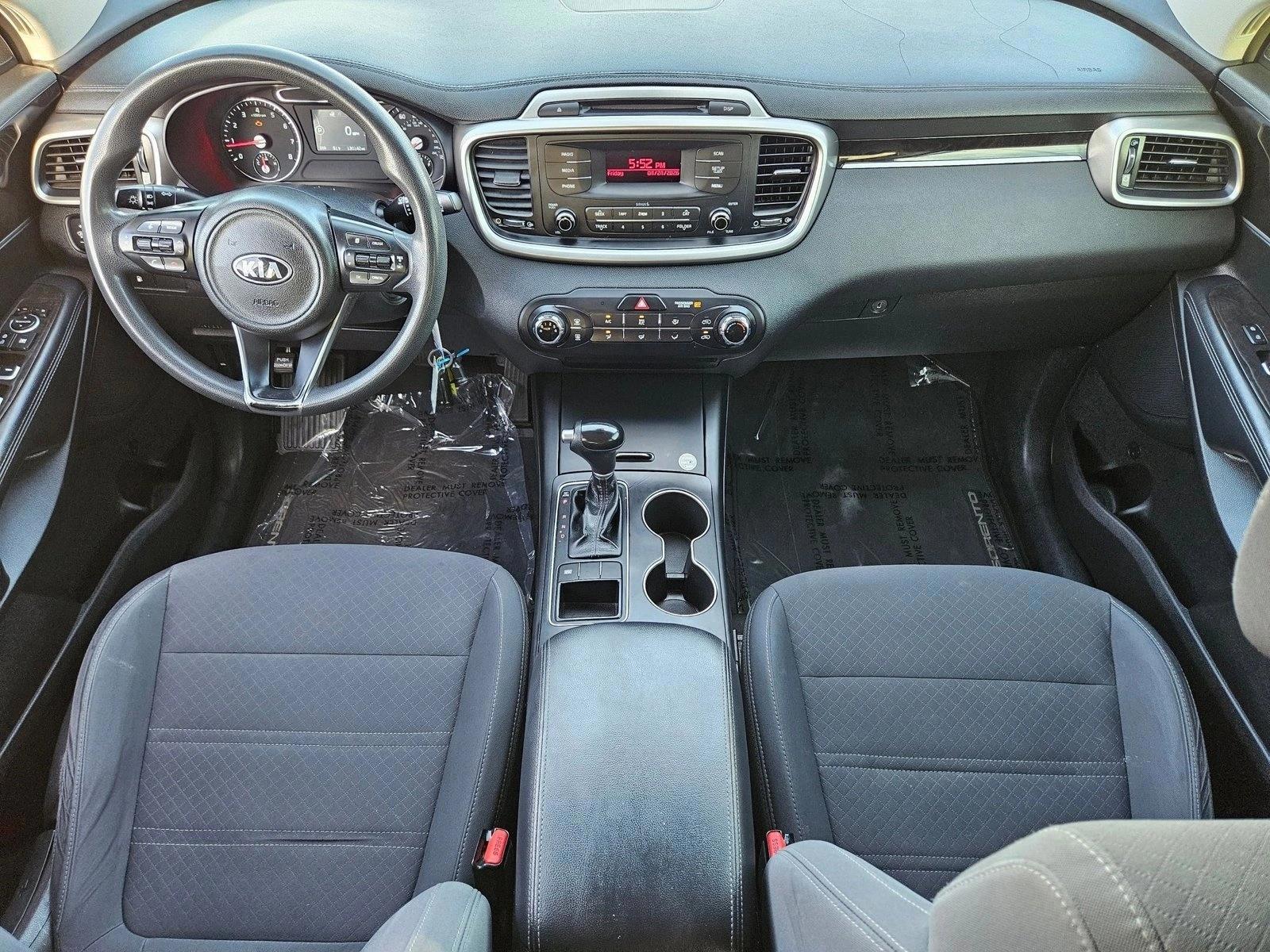 Thumbnail: 2017 Kia Sorento - 3