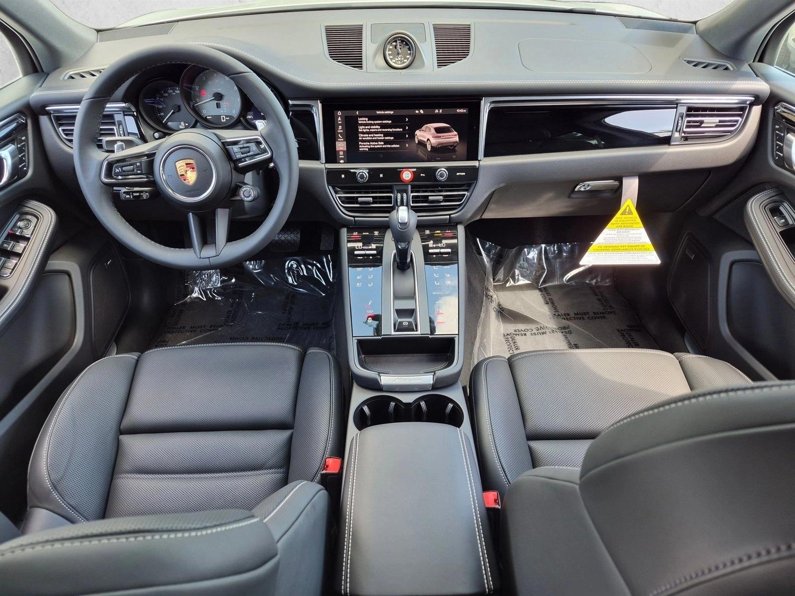 Thumbnail: 2026 Porsche Macan - 4