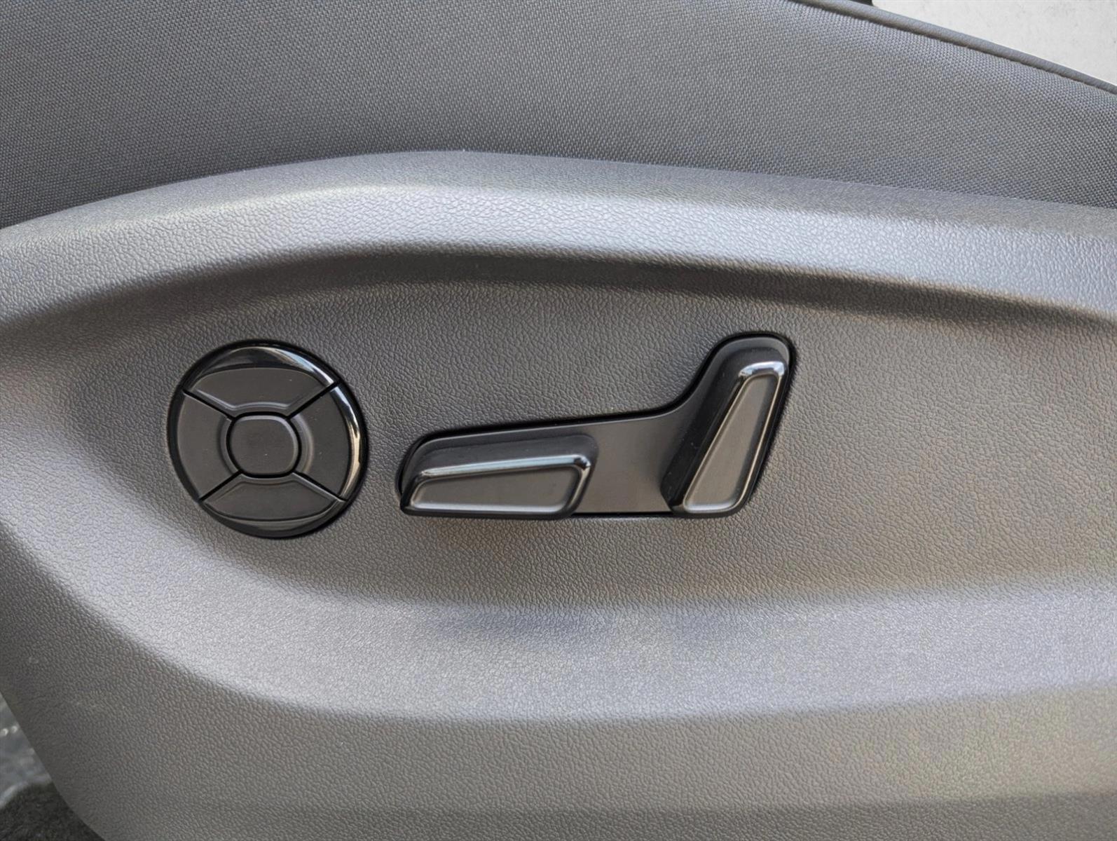 Thumbnail: 2026 Volkswagen Tiguan - 3