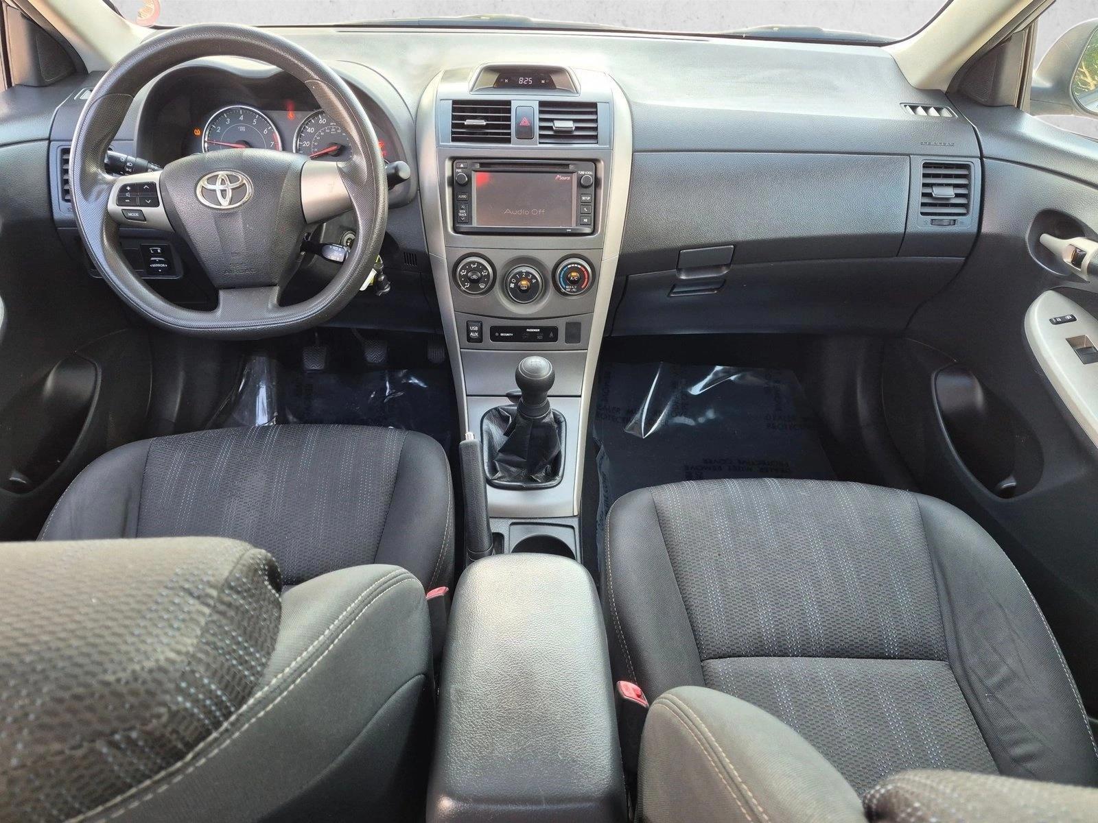 Thumbnail: 2013 Toyota Corolla - 3