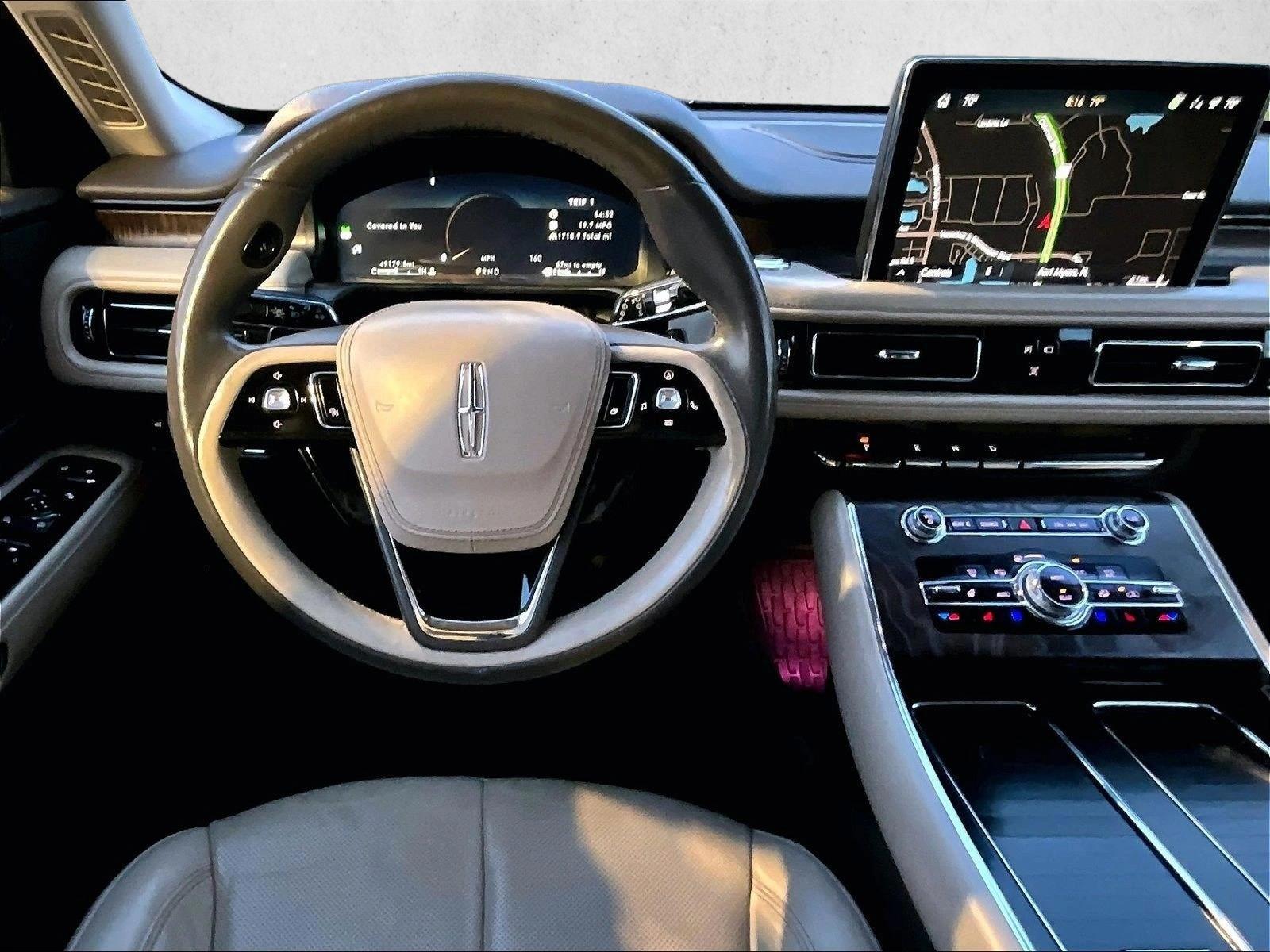 Thumbnail: 2022 Lincoln Aviator - 3