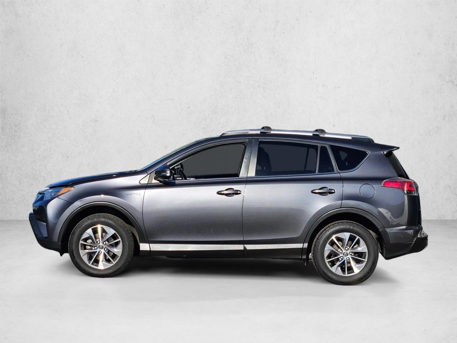 Thumbnail: 2017 Toyota RAV4 - 2