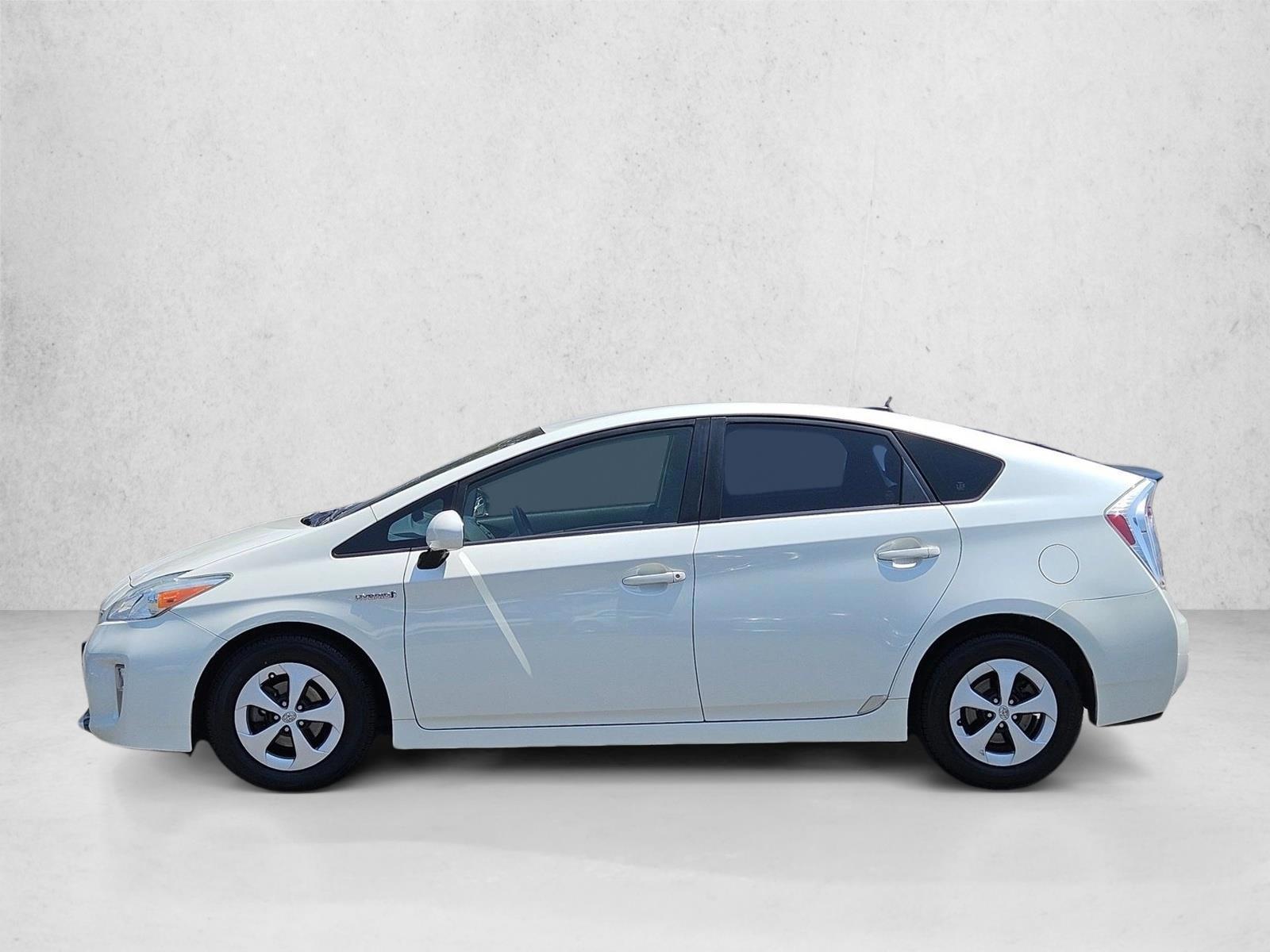 Thumbnail: 2014 Toyota Prius - 2