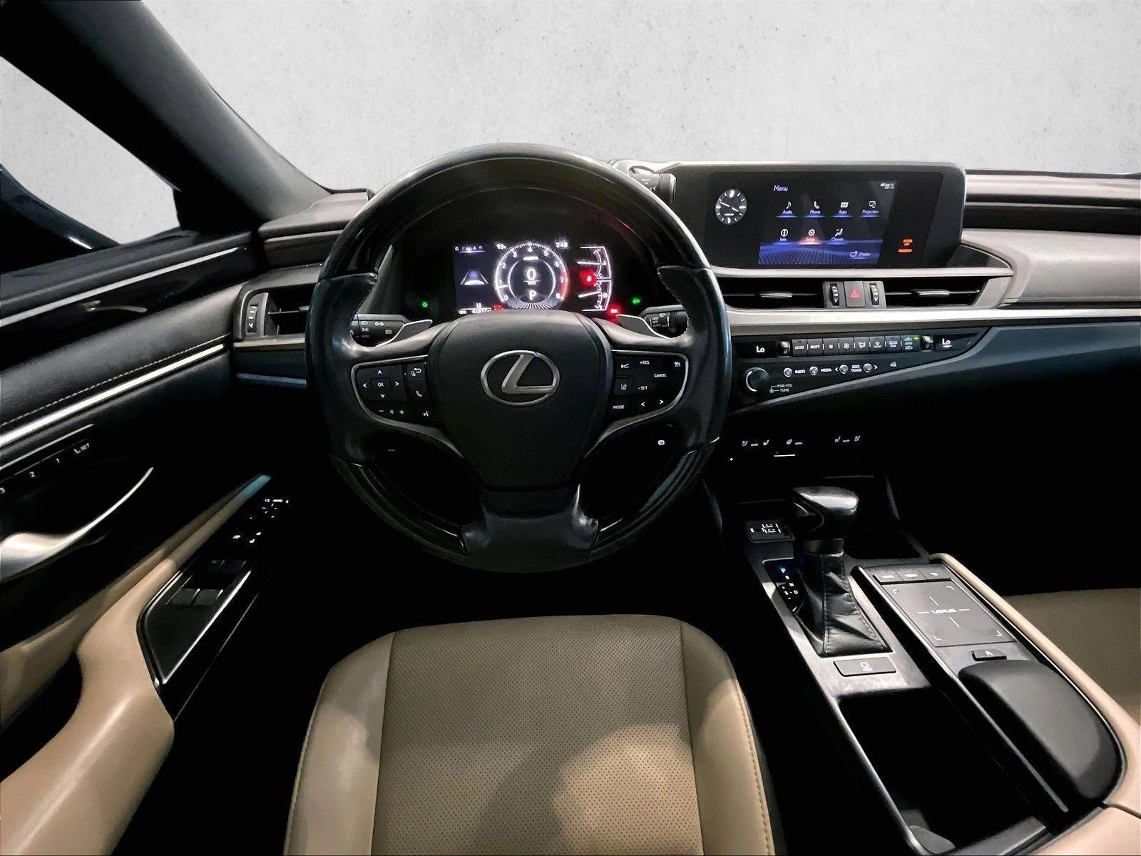 Thumbnail: 2020 Lexus ES - 3