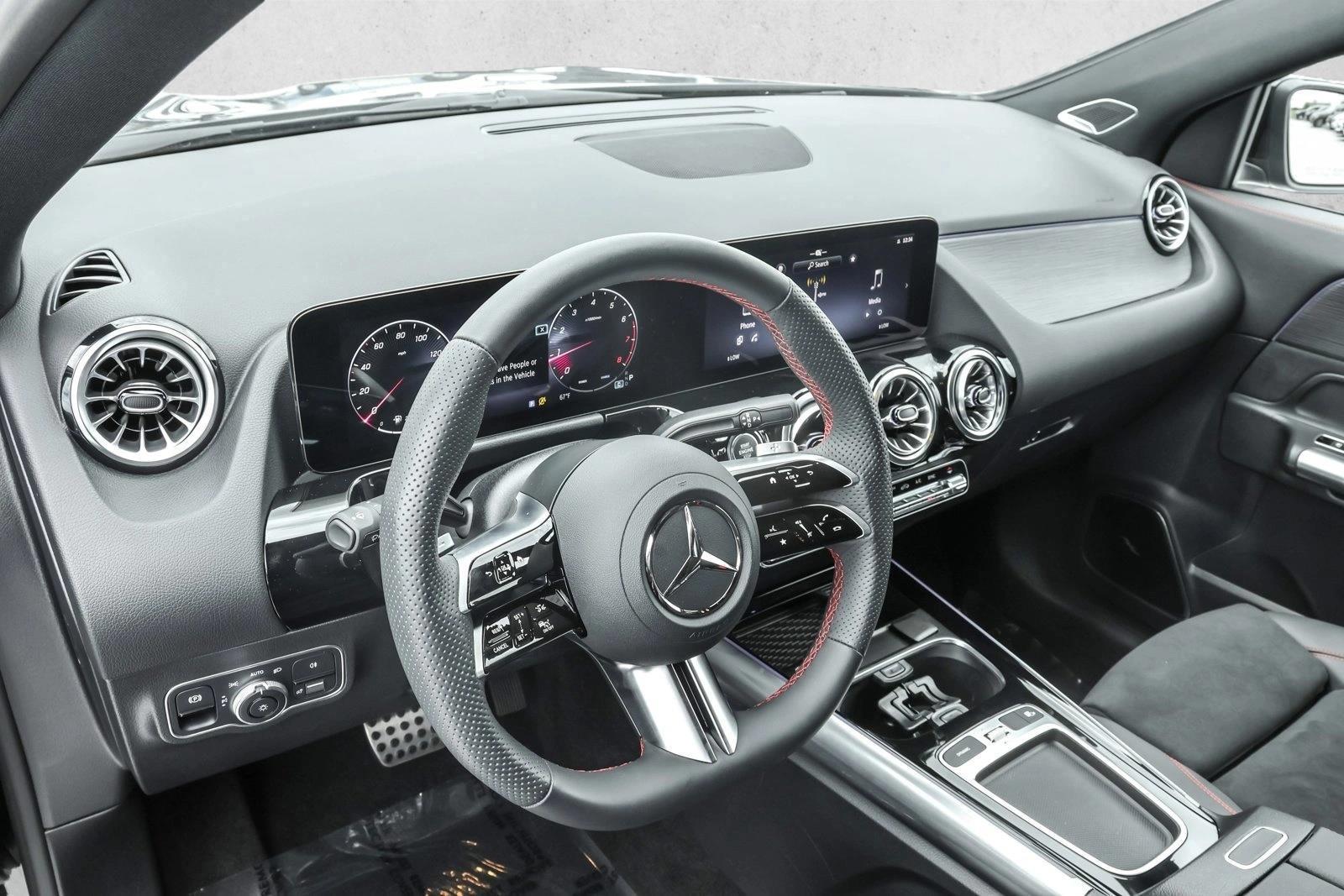 Thumbnail: 2026 Mercedes-Benz GLA - 3