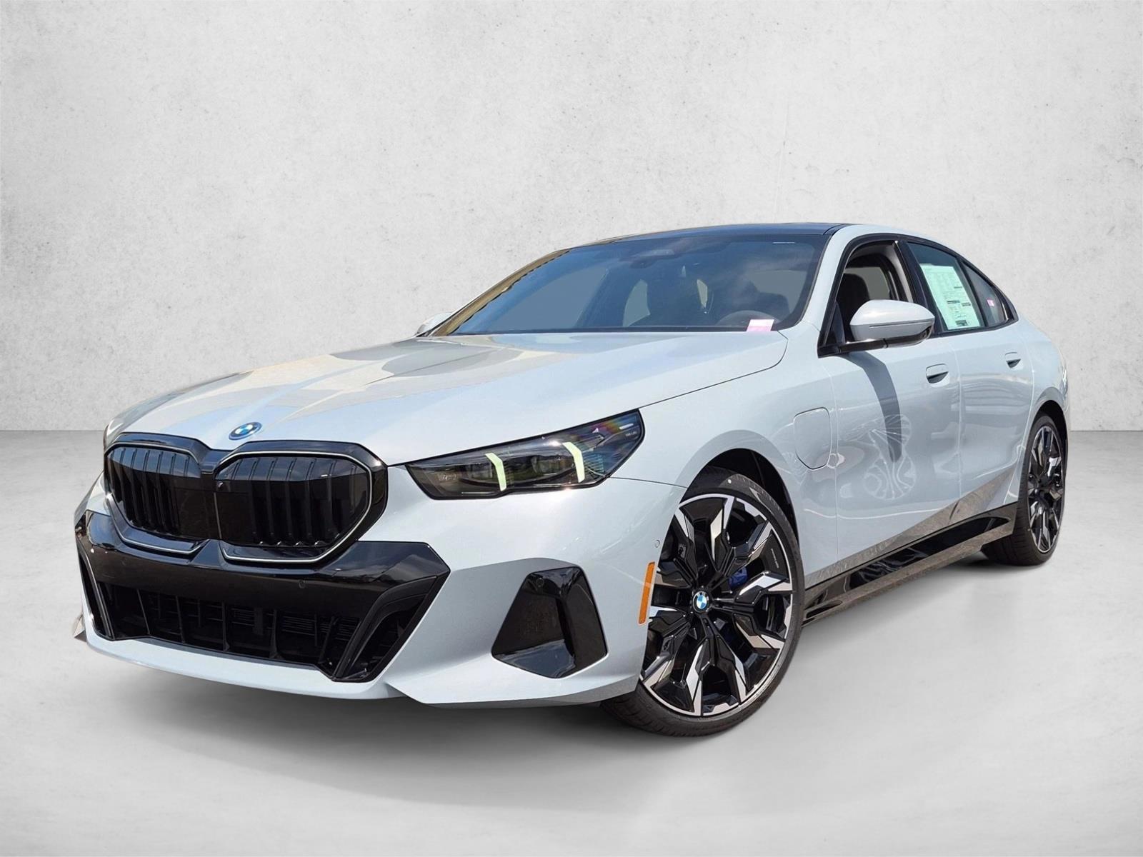 Thumbnail: 2027 BMW 5 Series - 1