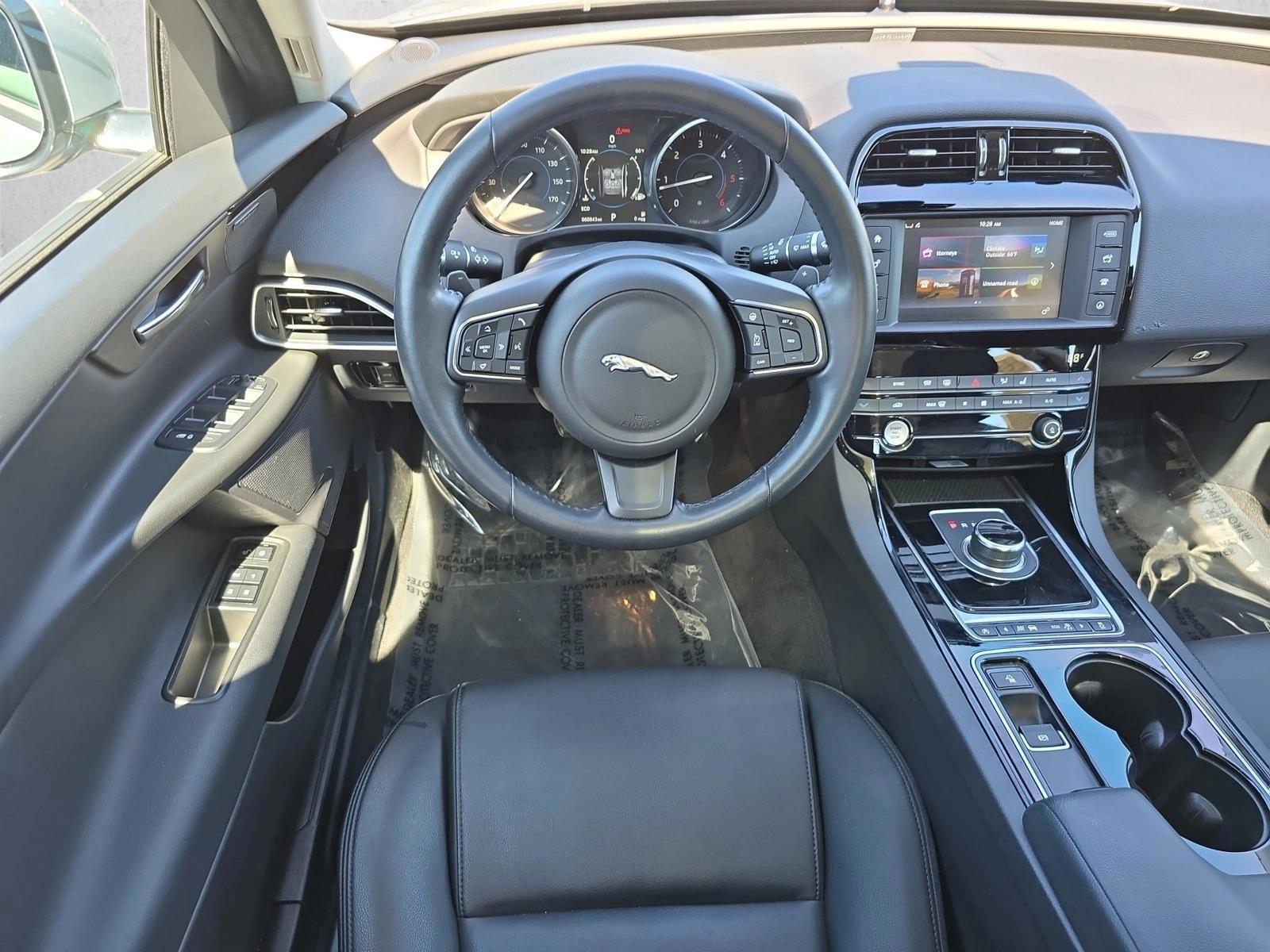 Thumbnail: 2017 Jaguar XE - 4