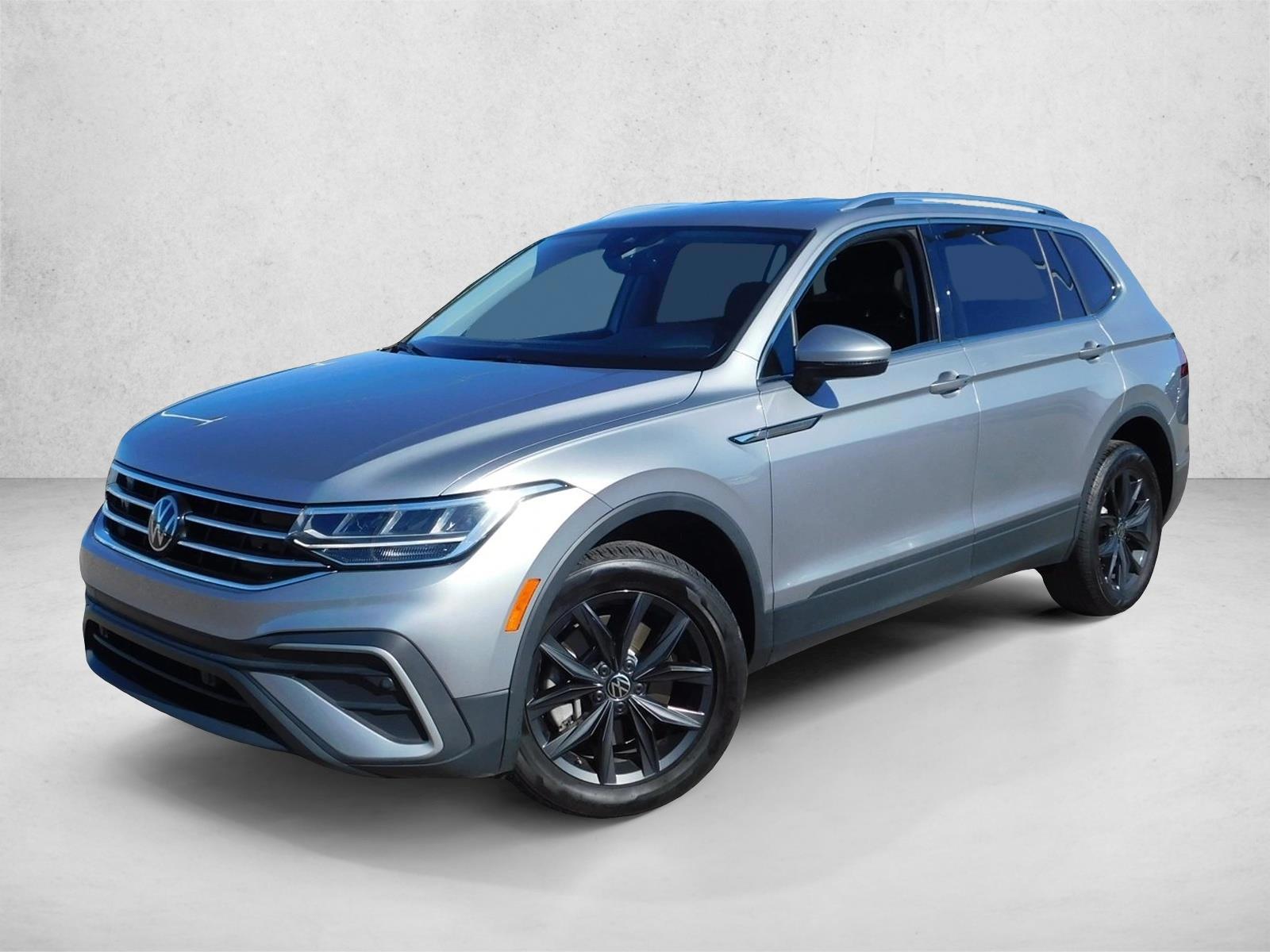Thumbnail: 2024 Volkswagen Tiguan - 1