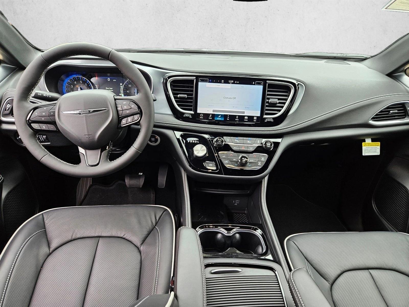 Thumbnail: 2026 Chrysler Pacifica - 3
