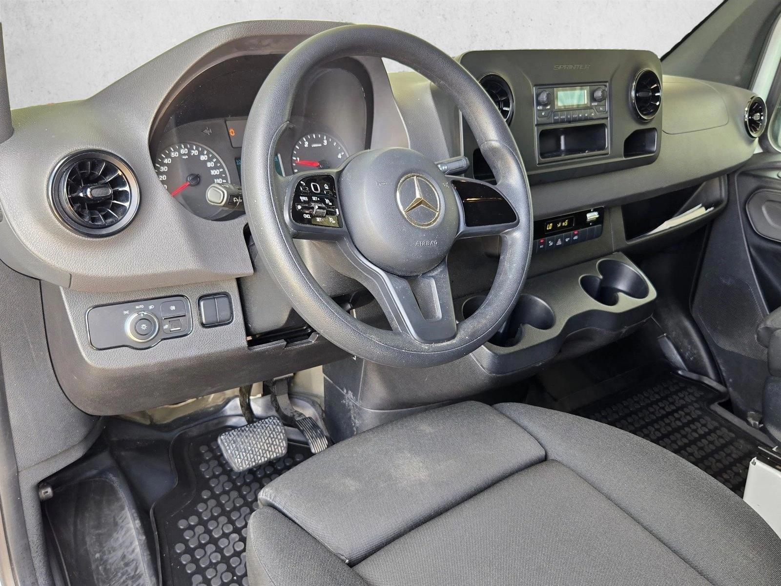 Thumbnail: 2021 Mercedes-Benz Sprinter - 3