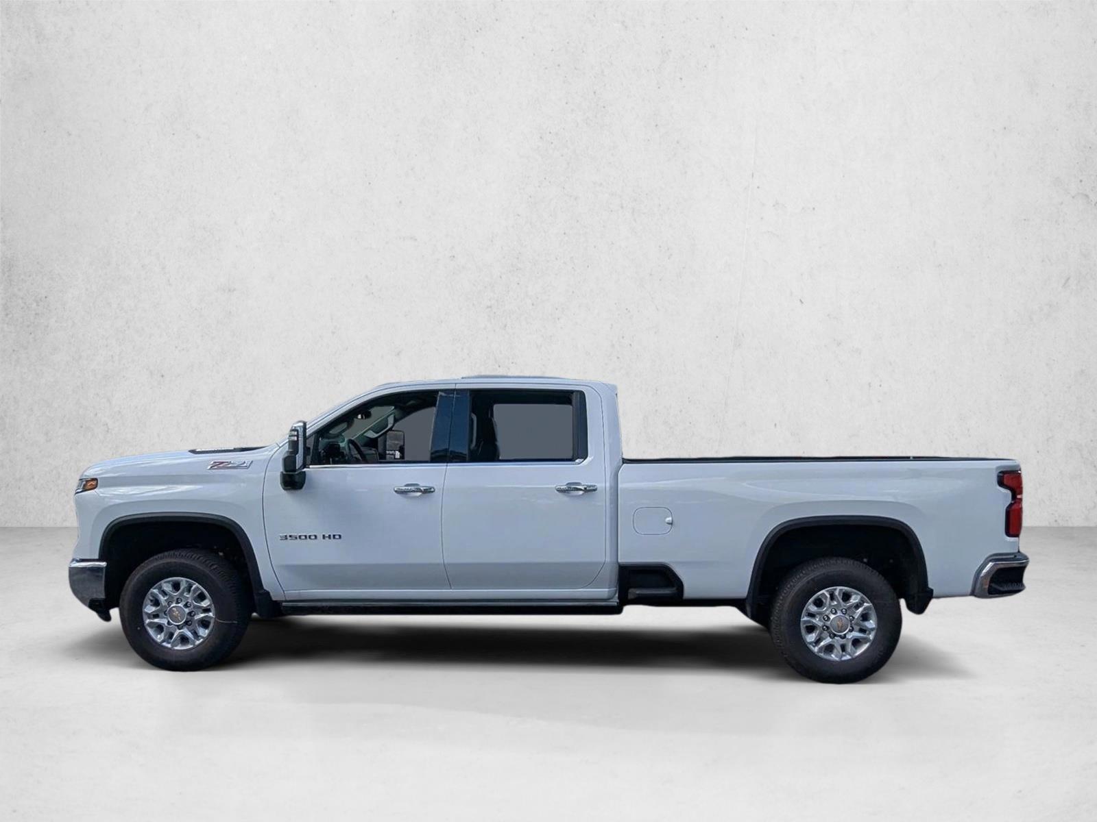 Thumbnail: 2026 Chevrolet Silverado 3500 - 2