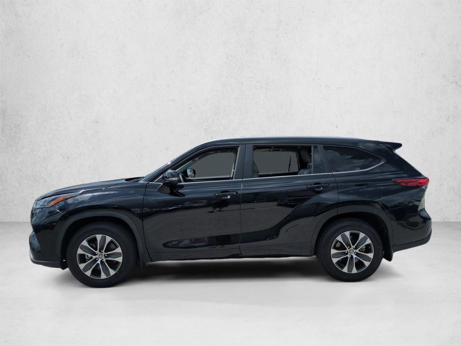 Thumbnail: 2023 Toyota Highlander - 2