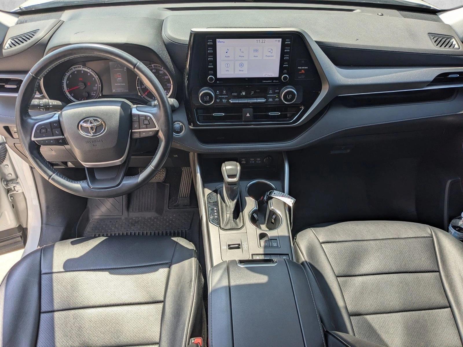 Thumbnail: 2022 Toyota Highlander - 2
