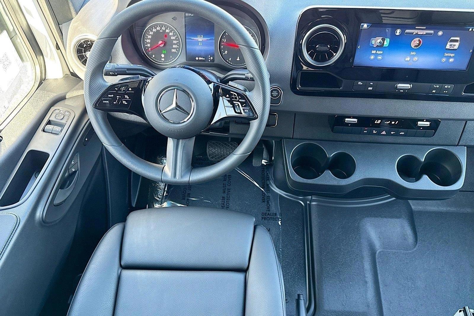 Thumbnail: 2026 Mercedes-Benz Sprinter - 4