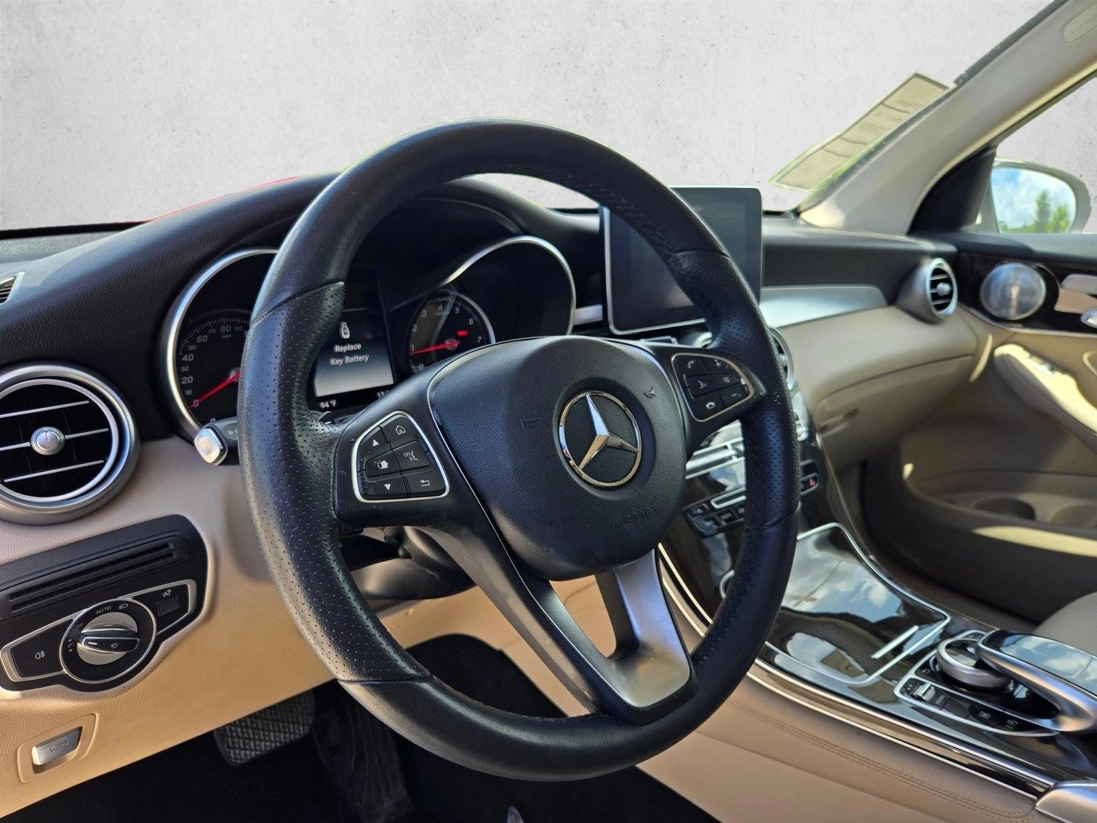2017 Mercedes-Benz GLC GLC300 - Photo 11