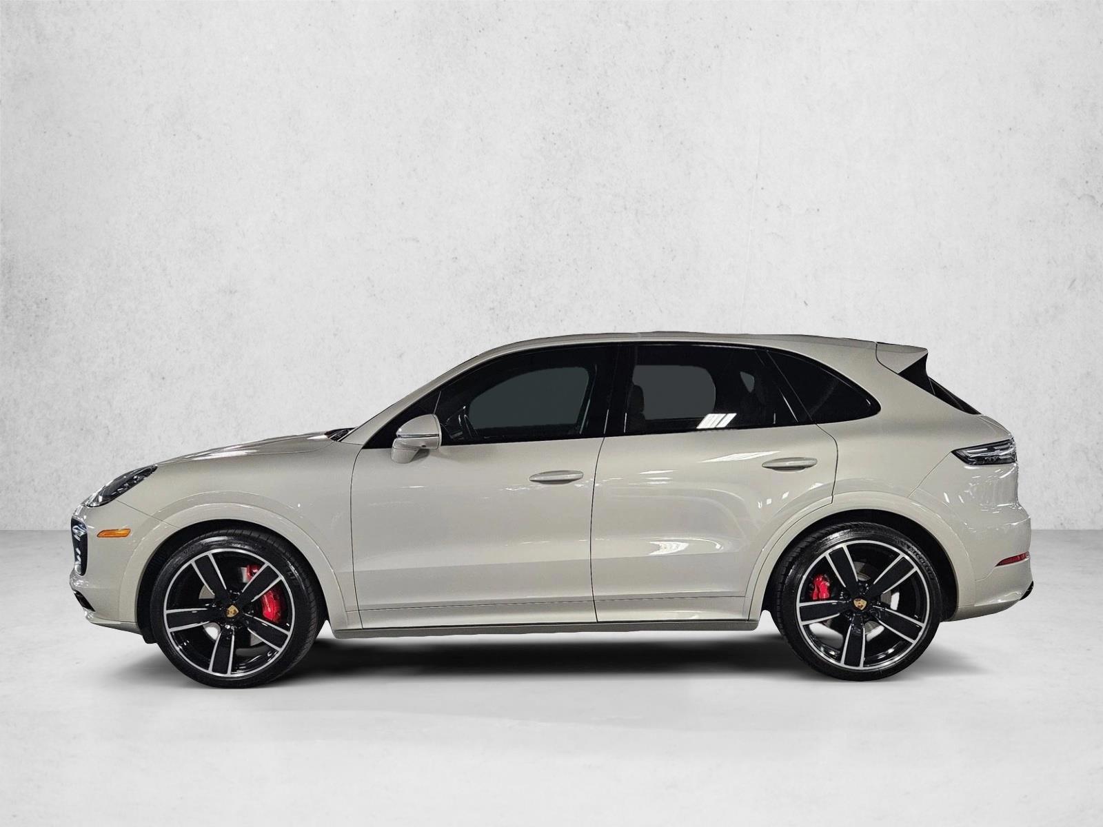 Thumbnail: 2022 Porsche Cayenne - 2