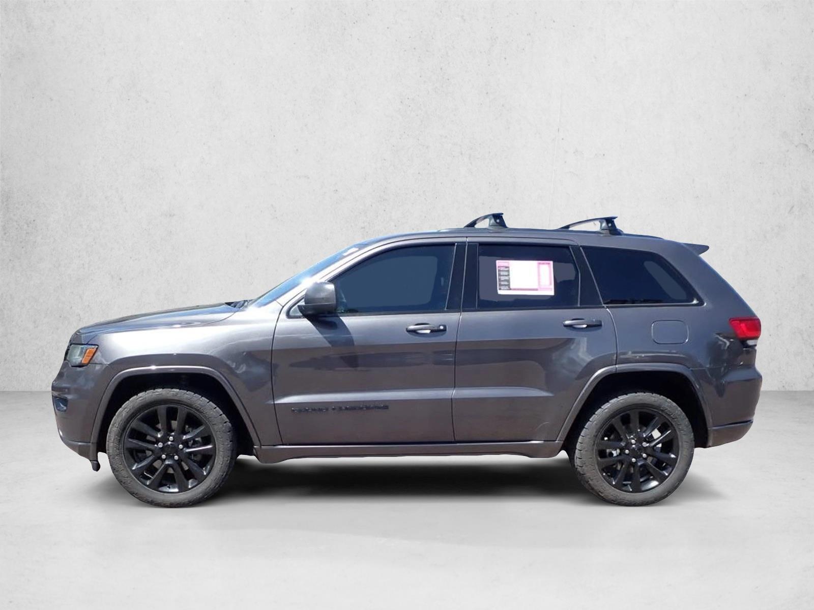 Thumbnail: 2017 Jeep Grand Cherokee - 2