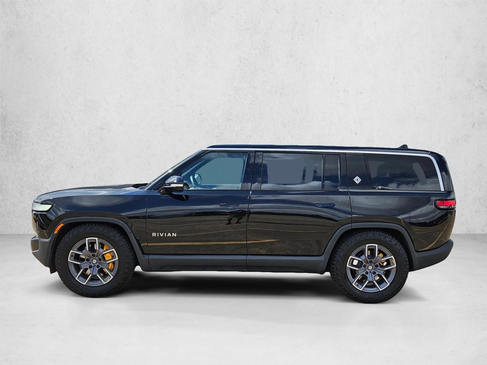 Thumbnail: 2023 Rivian R1S - 2