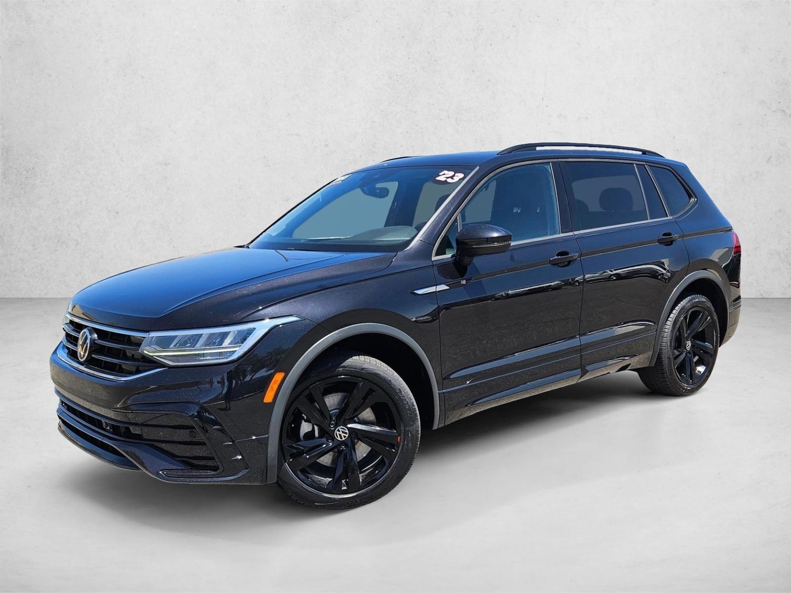 Thumbnail: 2023 Volkswagen Tiguan - 1
