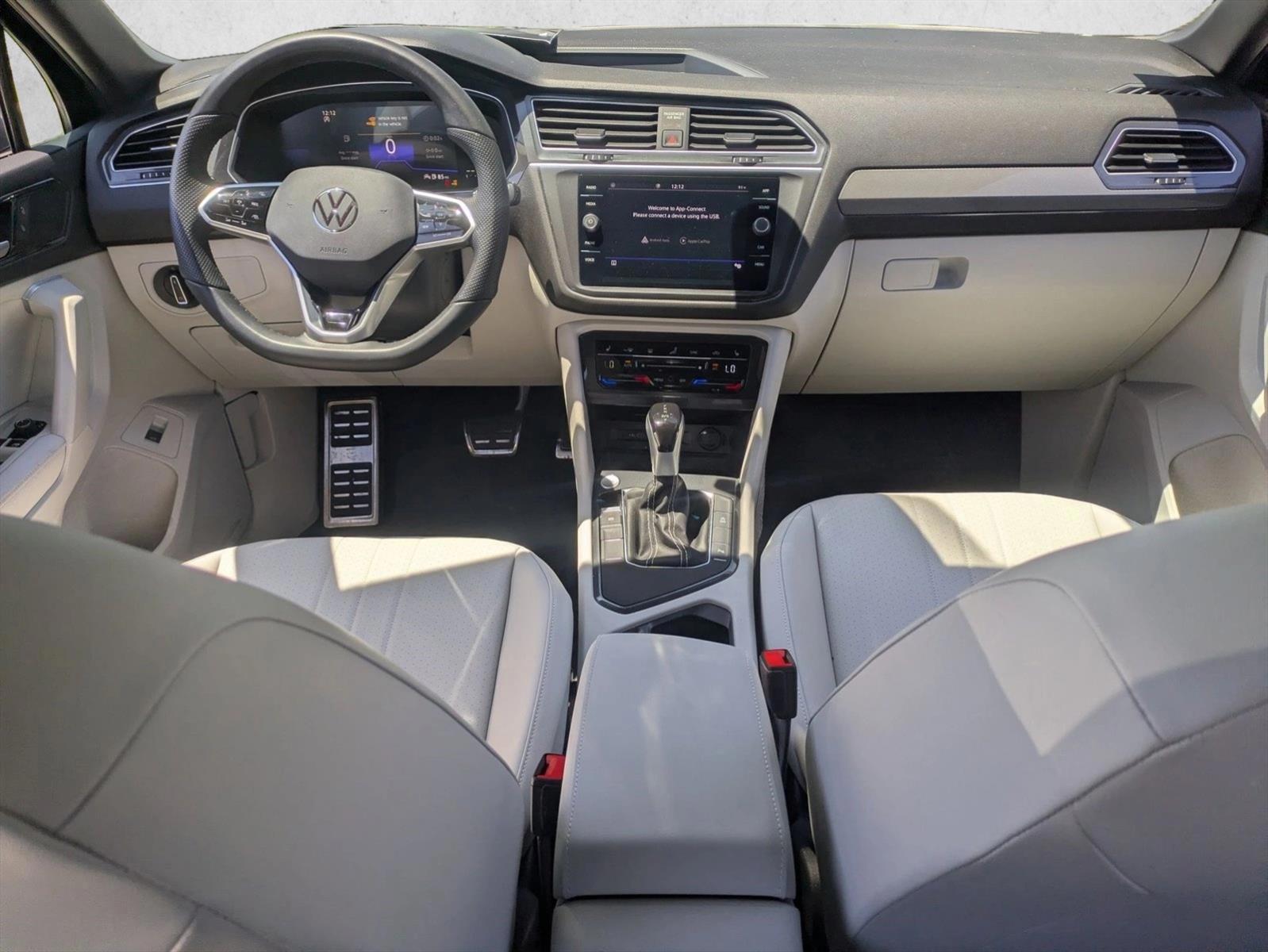 Thumbnail: 2024 Volkswagen Tiguan - 3