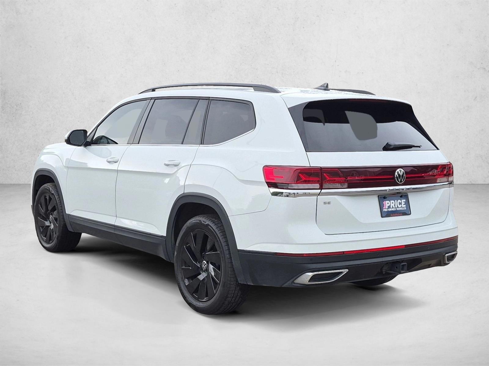 2024 Volkswagen Atlas SE w/Tech - Photo 7