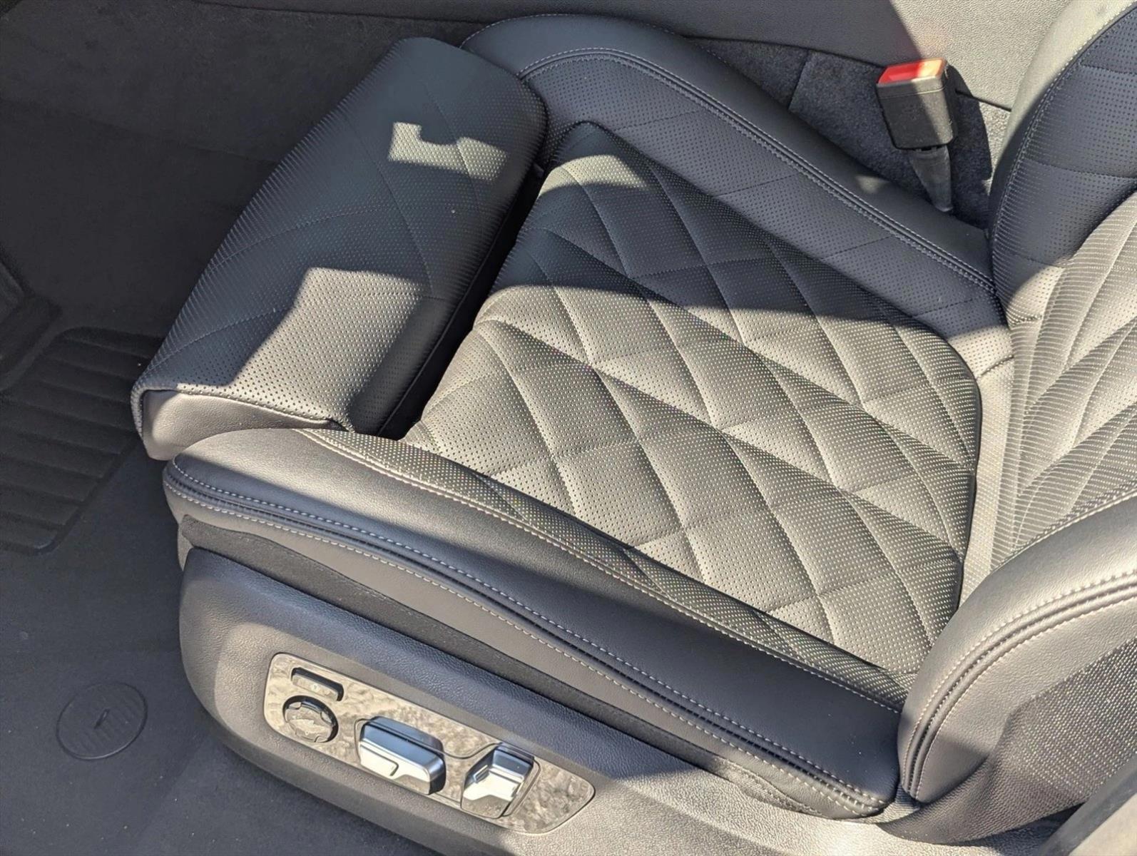 Thumbnail: 2026 BMW X5 - 4