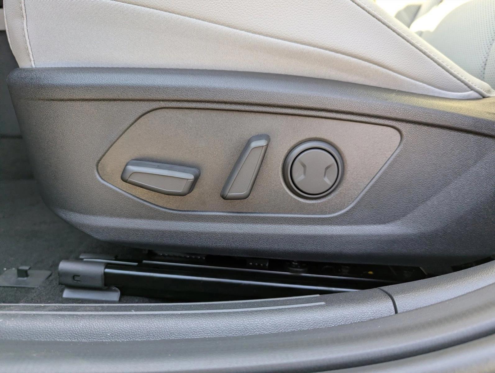 Thumbnail: 2026 Hyundai Elantra - 4