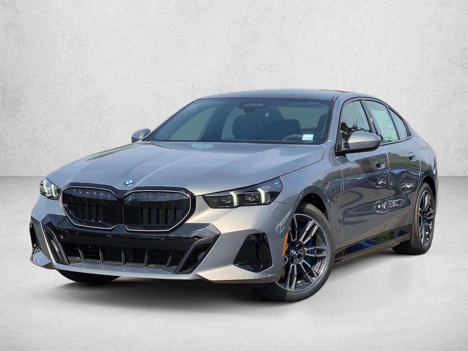 Thumbnail: 2027 BMW 5 Series - 1