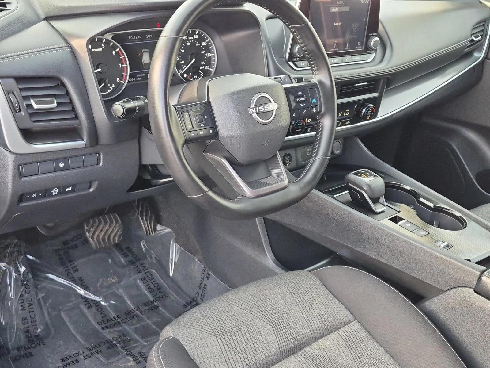 2025 Nissan Rogue SV - Photo 10