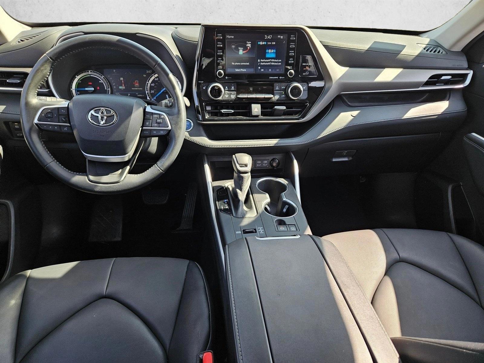 Thumbnail: 2022 Toyota Highlander - 3