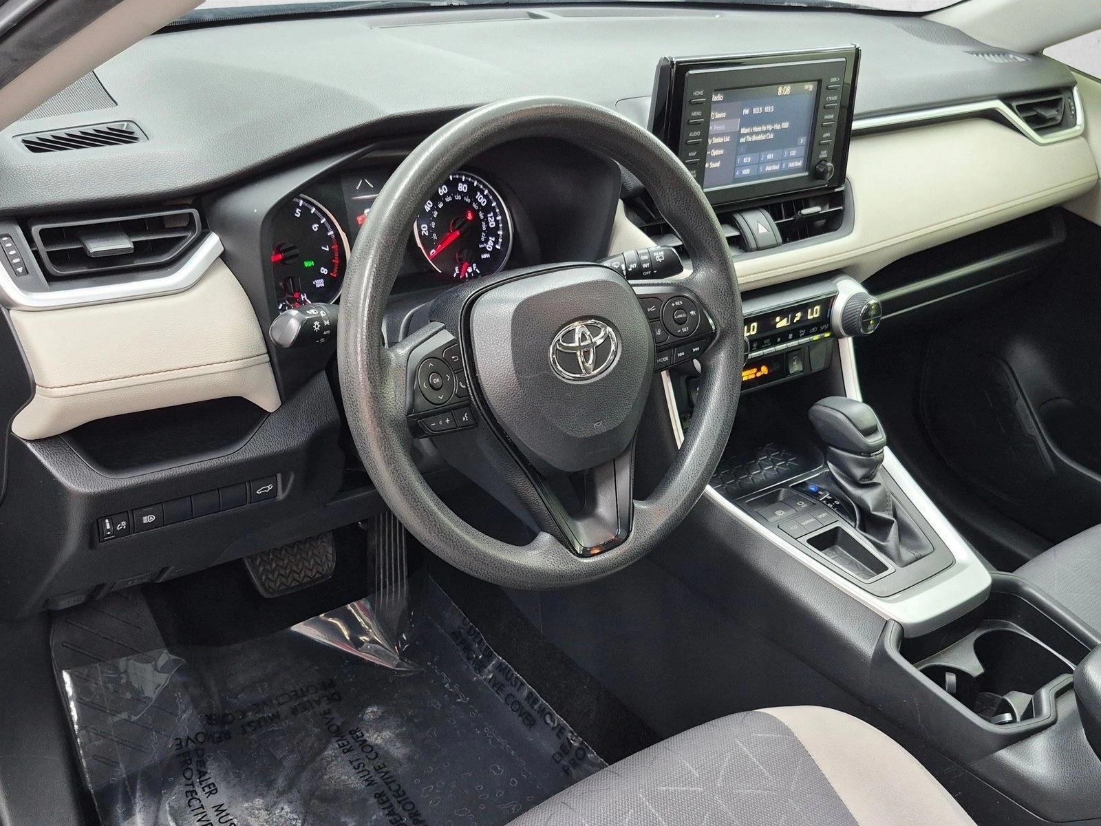 Thumbnail: 2019 Toyota RAV4 - 3