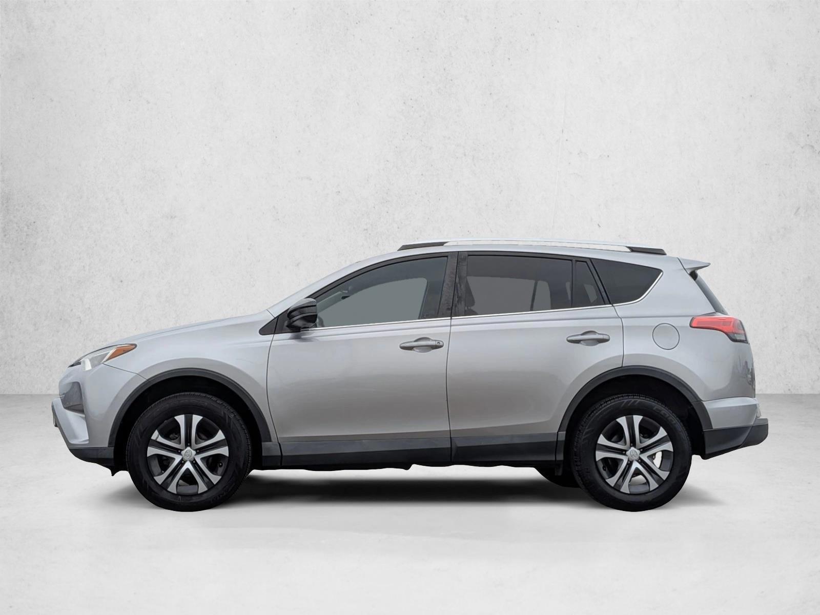 Thumbnail: 2016 Toyota RAV4 - 2