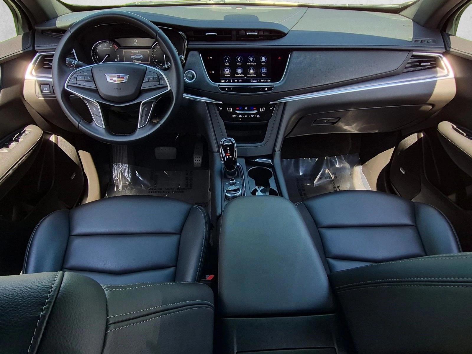 Thumbnail: 2024 Cadillac XT5 - 3