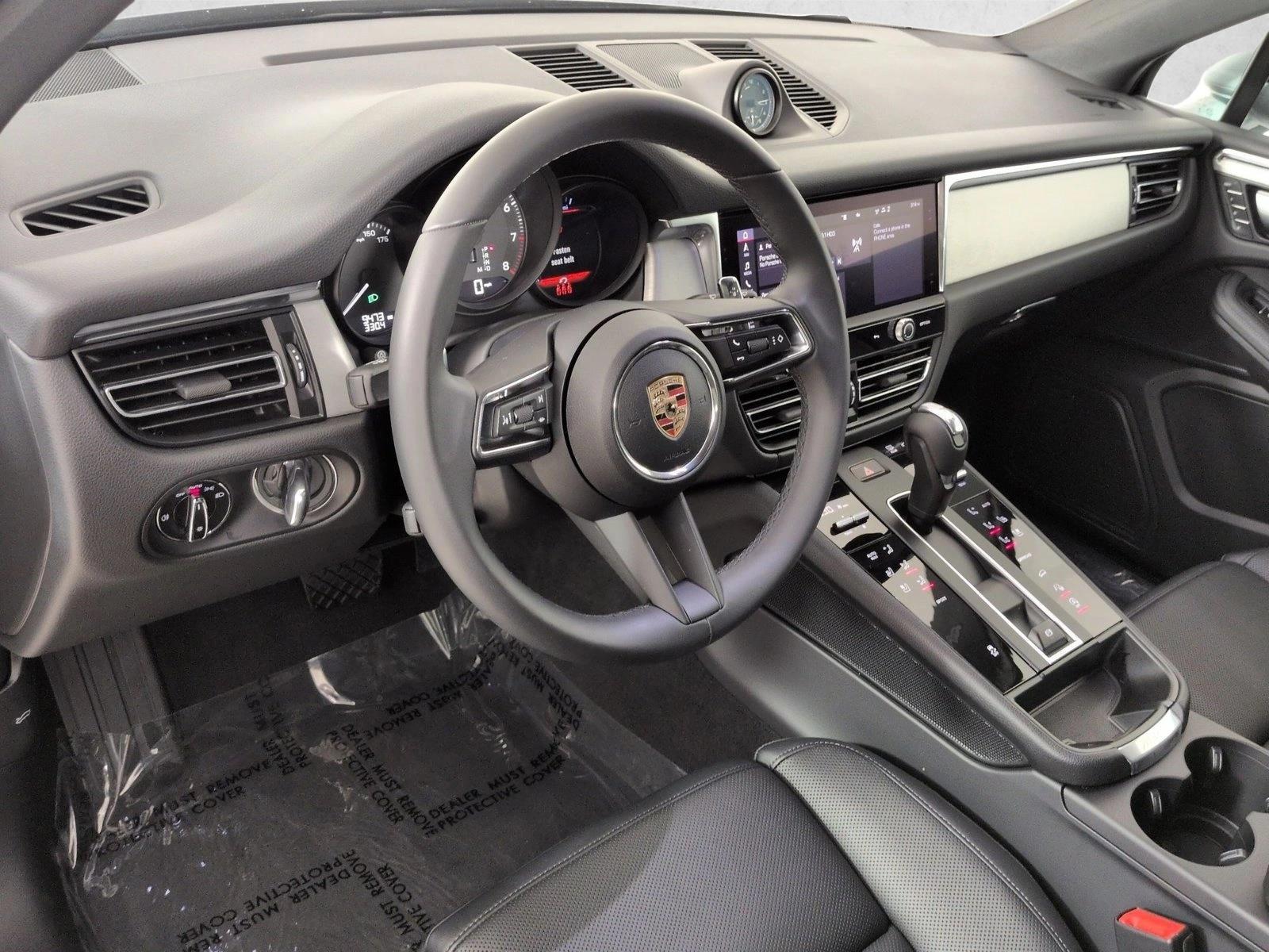 Thumbnail: 2025 Porsche Macan - 3