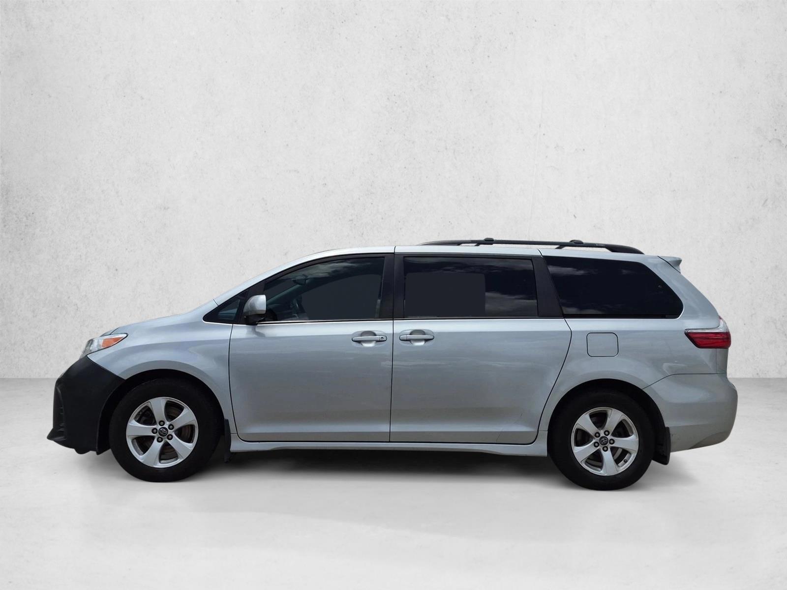 Thumbnail: 2020 Toyota Sienna - 2