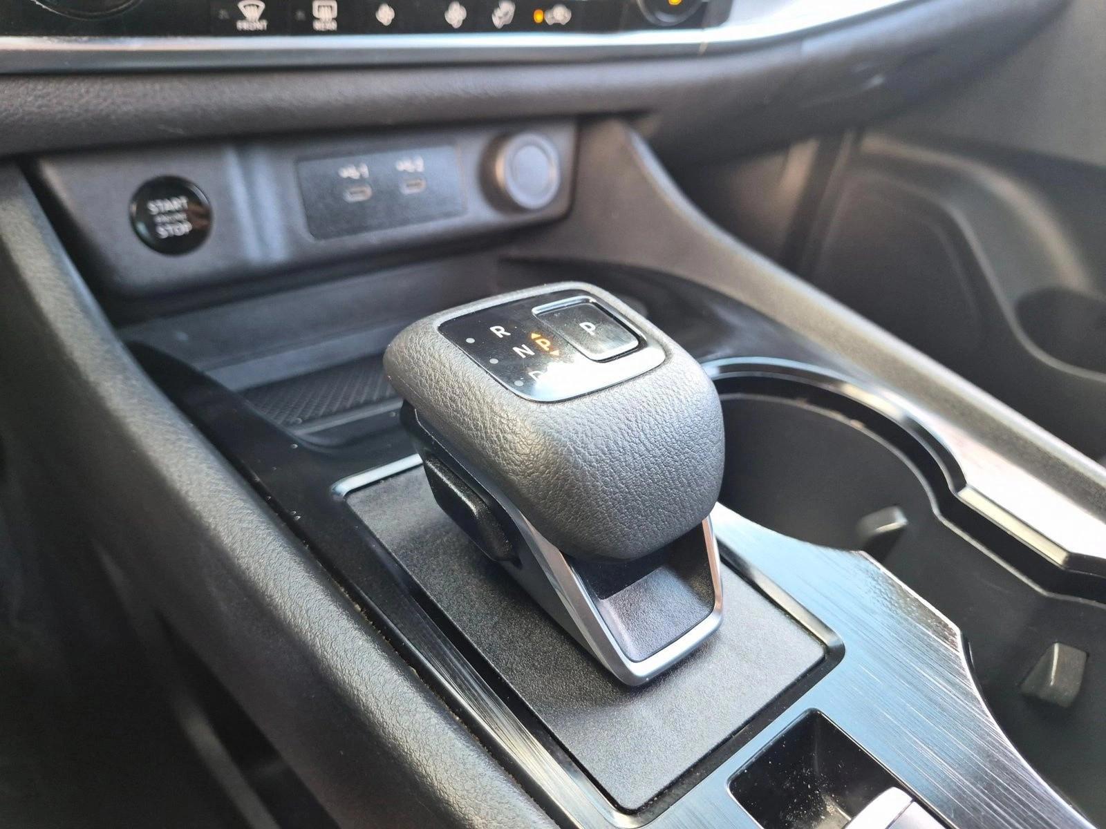 2025 Nissan Rogue SV - Photo 18