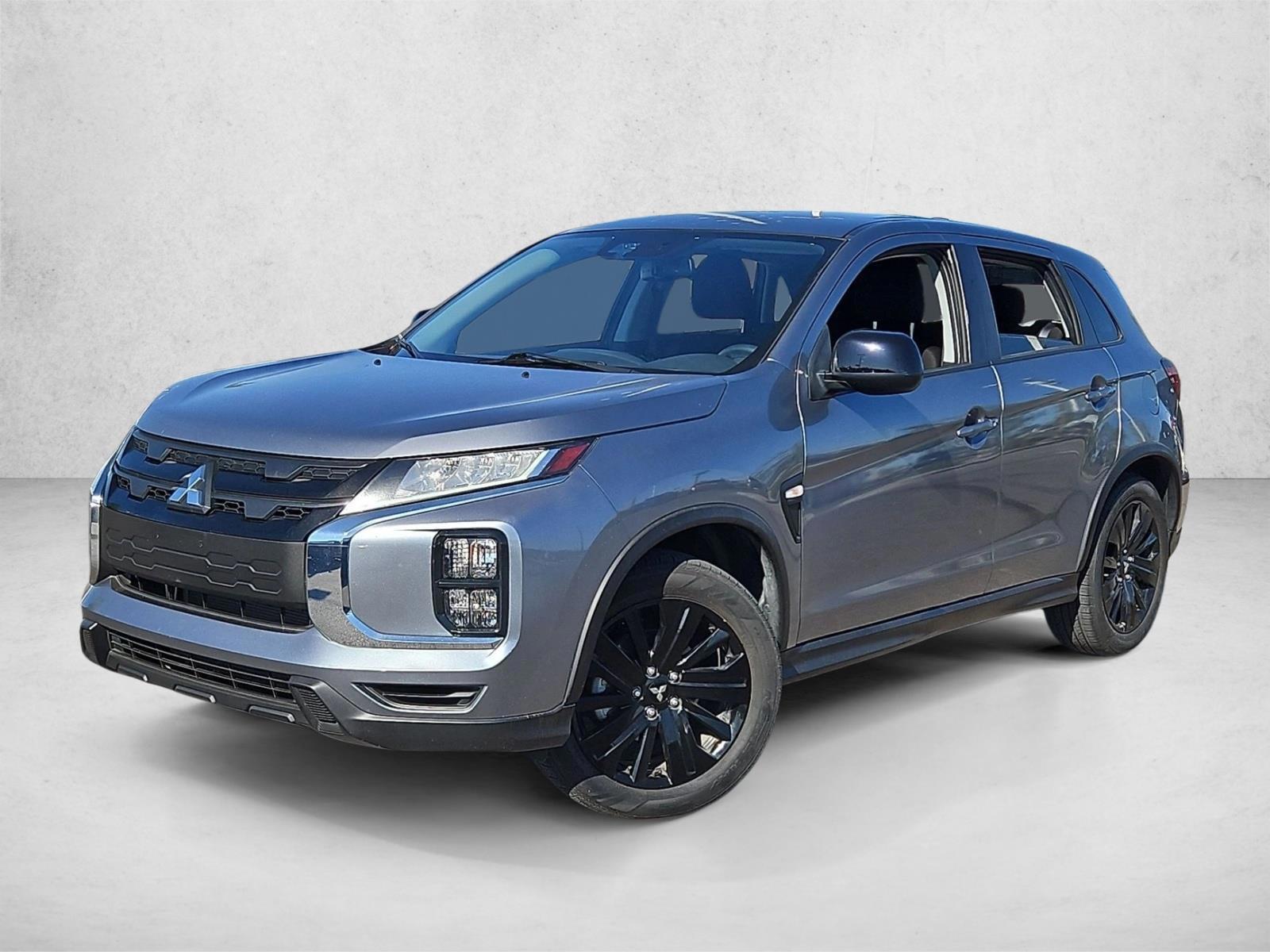 Thumbnail: 2023 Mitsubishi Outlander - 1