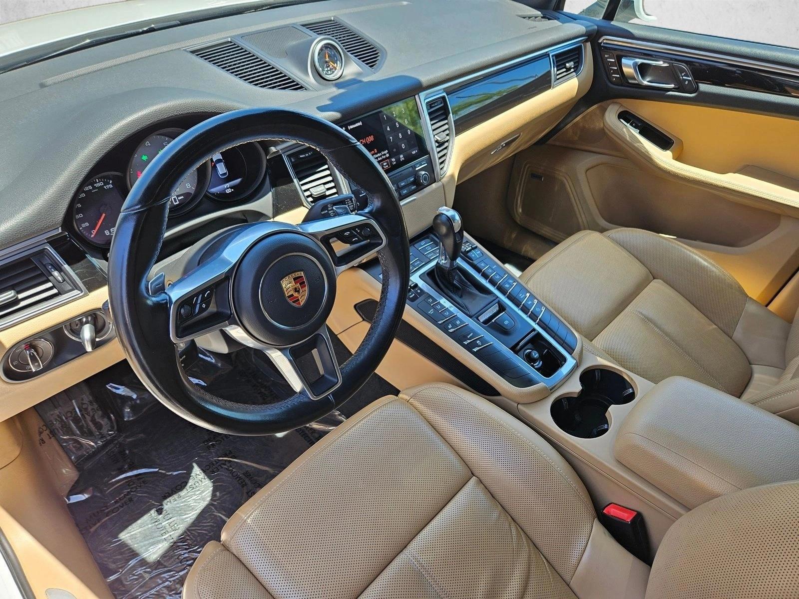 Thumbnail: 2017 Porsche Macan - 3