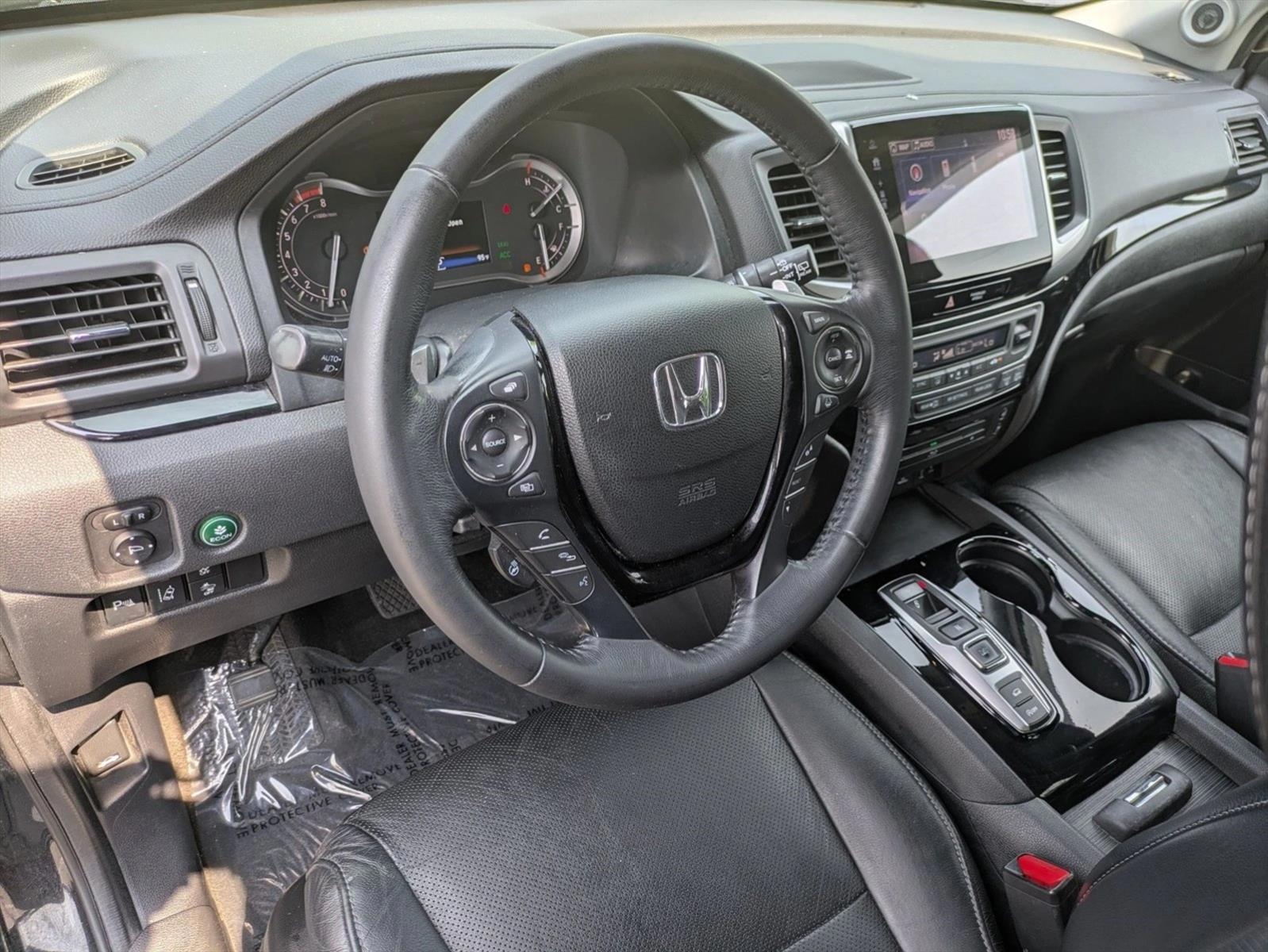 Thumbnail: 2017 Honda Pilot - 3