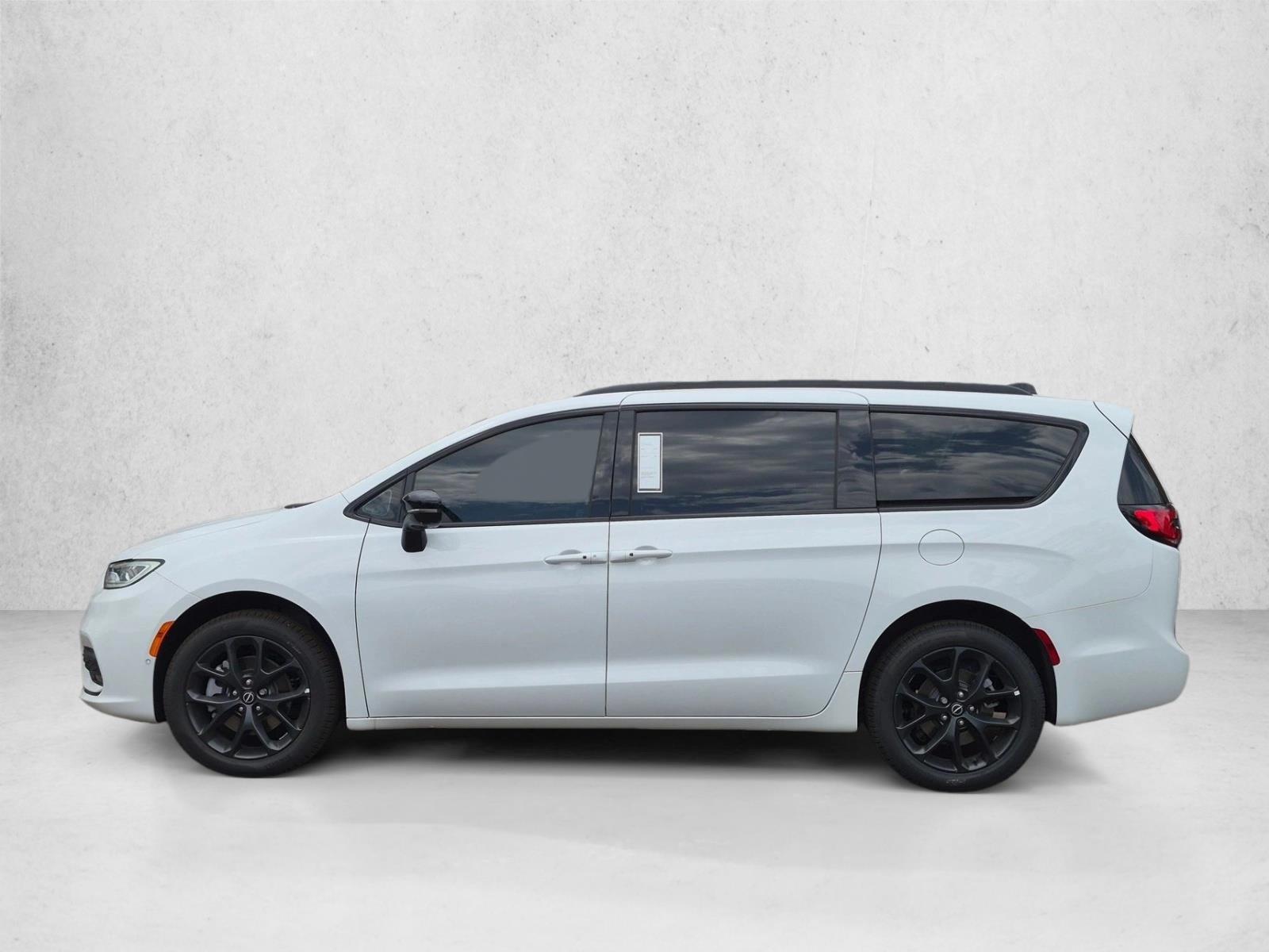 Thumbnail: 2026 Chrysler Pacifica - 2