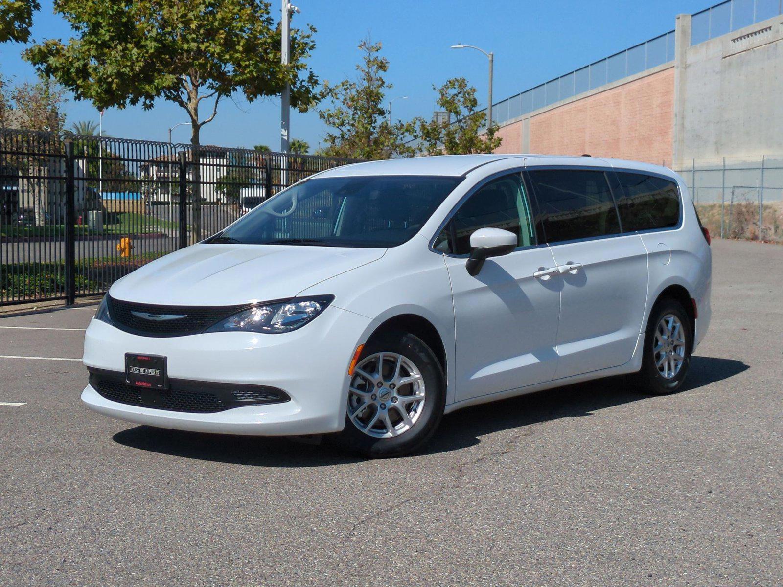2023 Chrysler Voyager