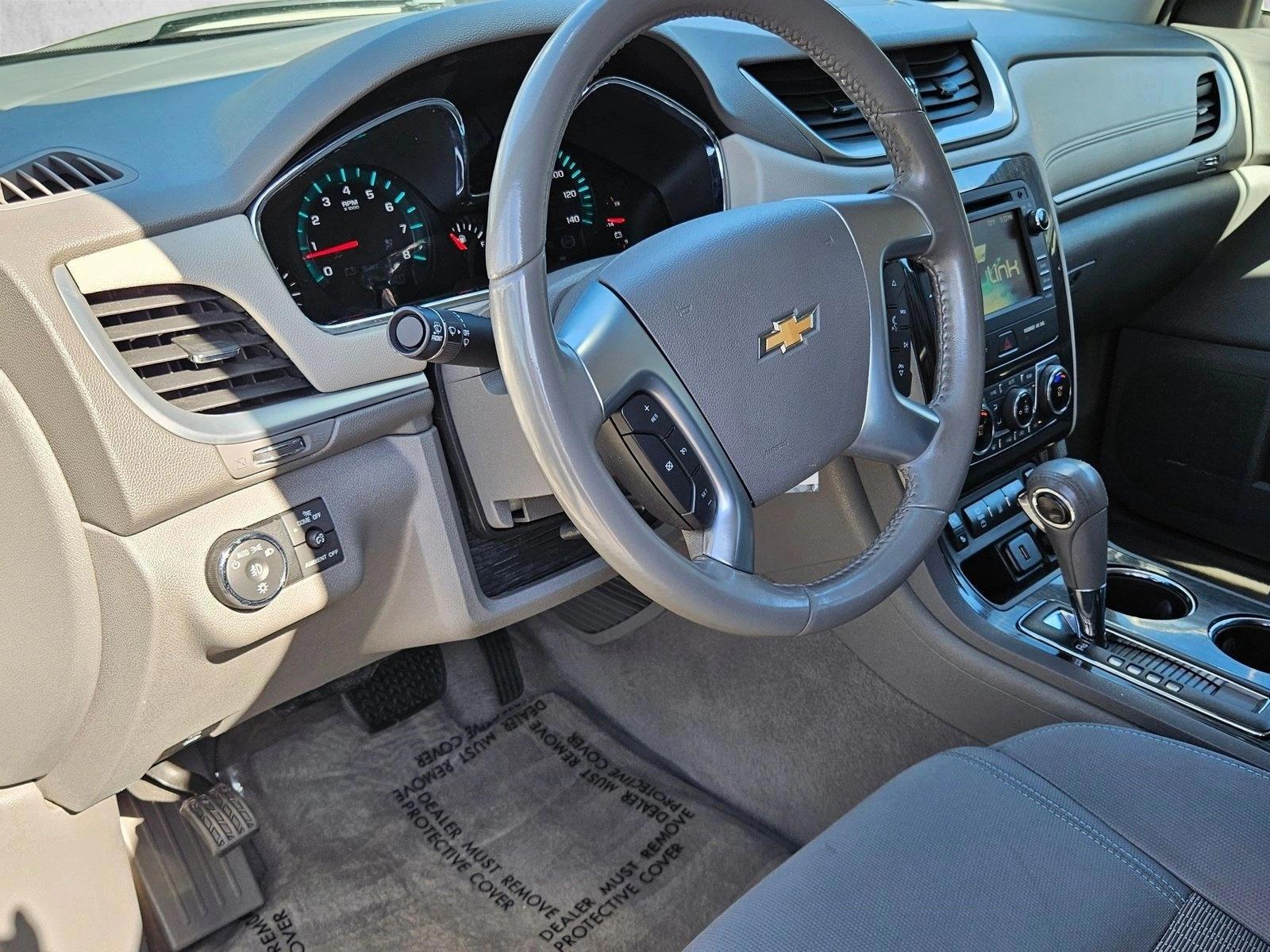 Thumbnail: 2015 Chevrolet Traverse - 3