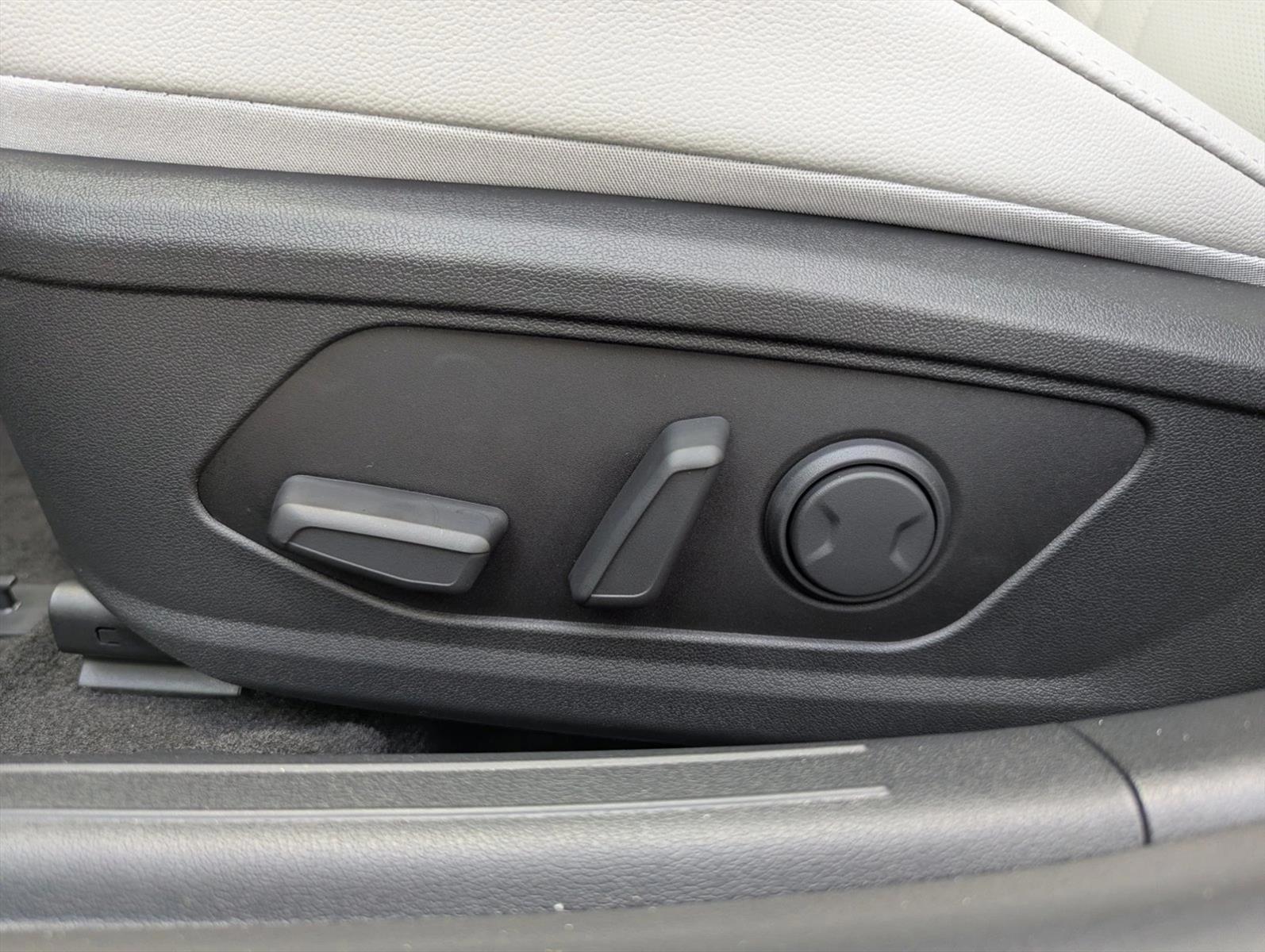 Thumbnail: 2026 Hyundai Elantra - 4