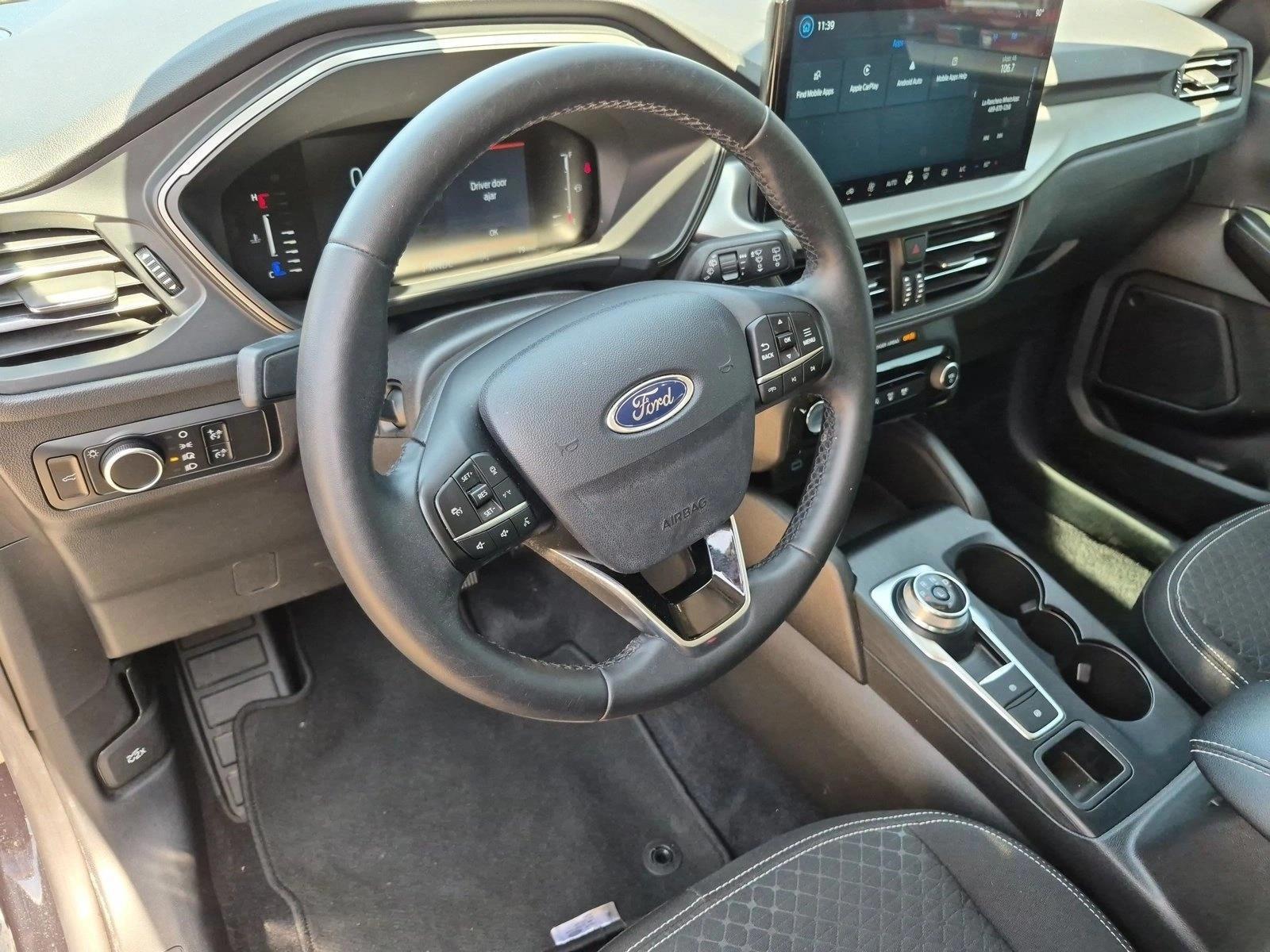 Thumbnail: 2023 Ford Escape - 3