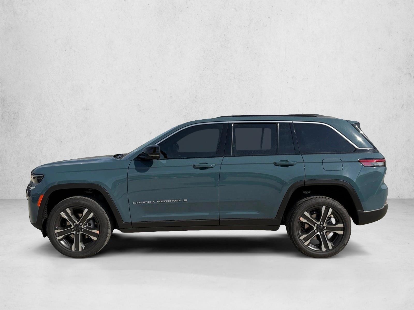 Thumbnail: 2027 Jeep Grand Cherokee - 2